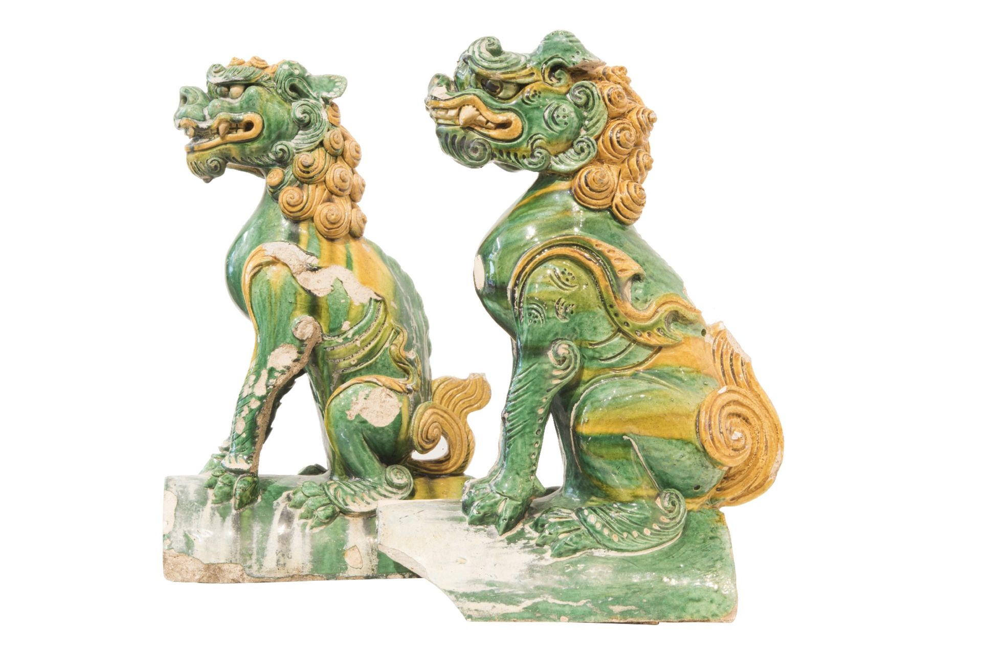 Sancai Ming Dynastie, Paar glasierte buddhistische Loewen-Dachziegel | A pair of Sancai Glazed Buddi - Image 4 of 5