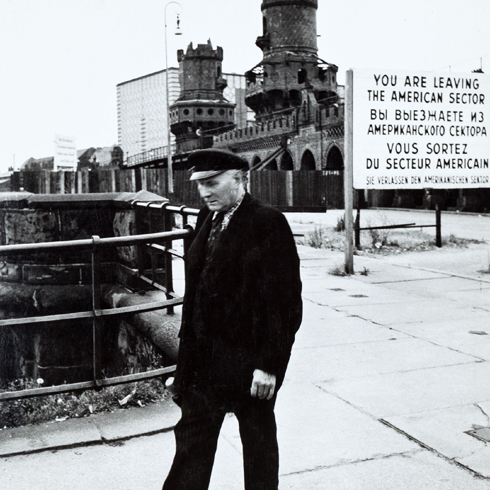 Erich Lessing (1923-2018), Leaving the American Sector, 1958 | Erich Lessing (1923-2018), Leaving th - Bild 8 aus 8