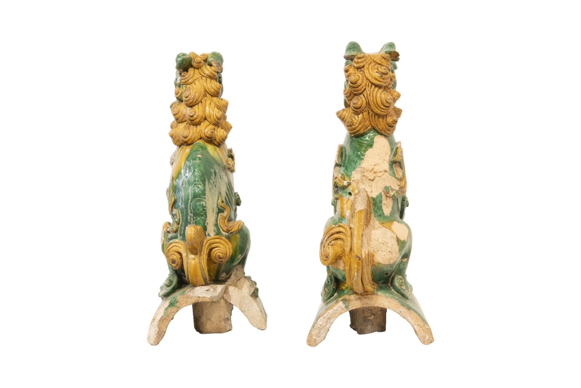 Sancai Ming Dynastie, Paar glasierte buddhistische Loewen-Dachziegel | A pair of Sancai Glazed Buddi - Image 5 of 5
