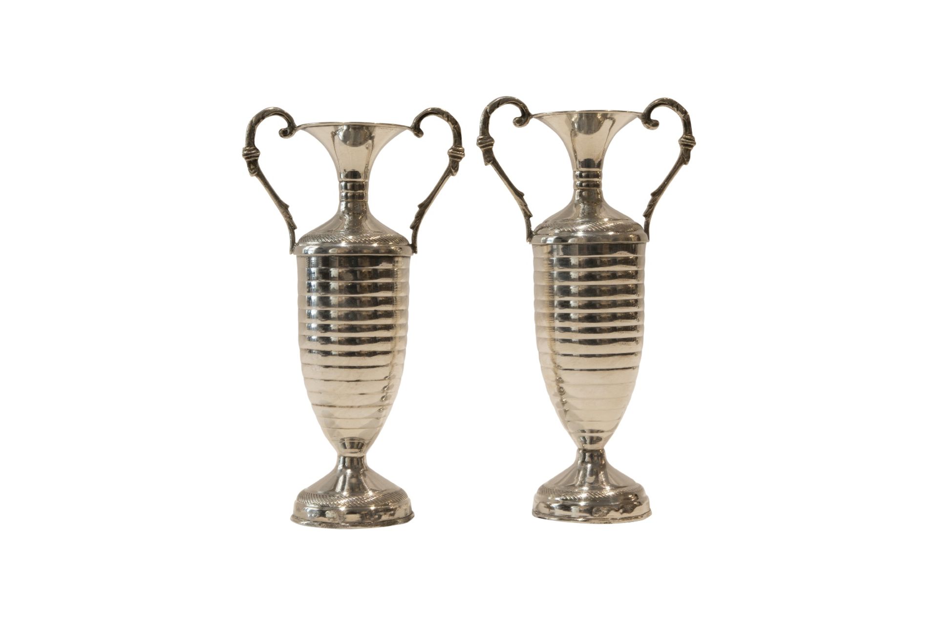 Zwei Silbervasen mit Henkel beiseitig | Two Silver Vases with Handles on Both Sides