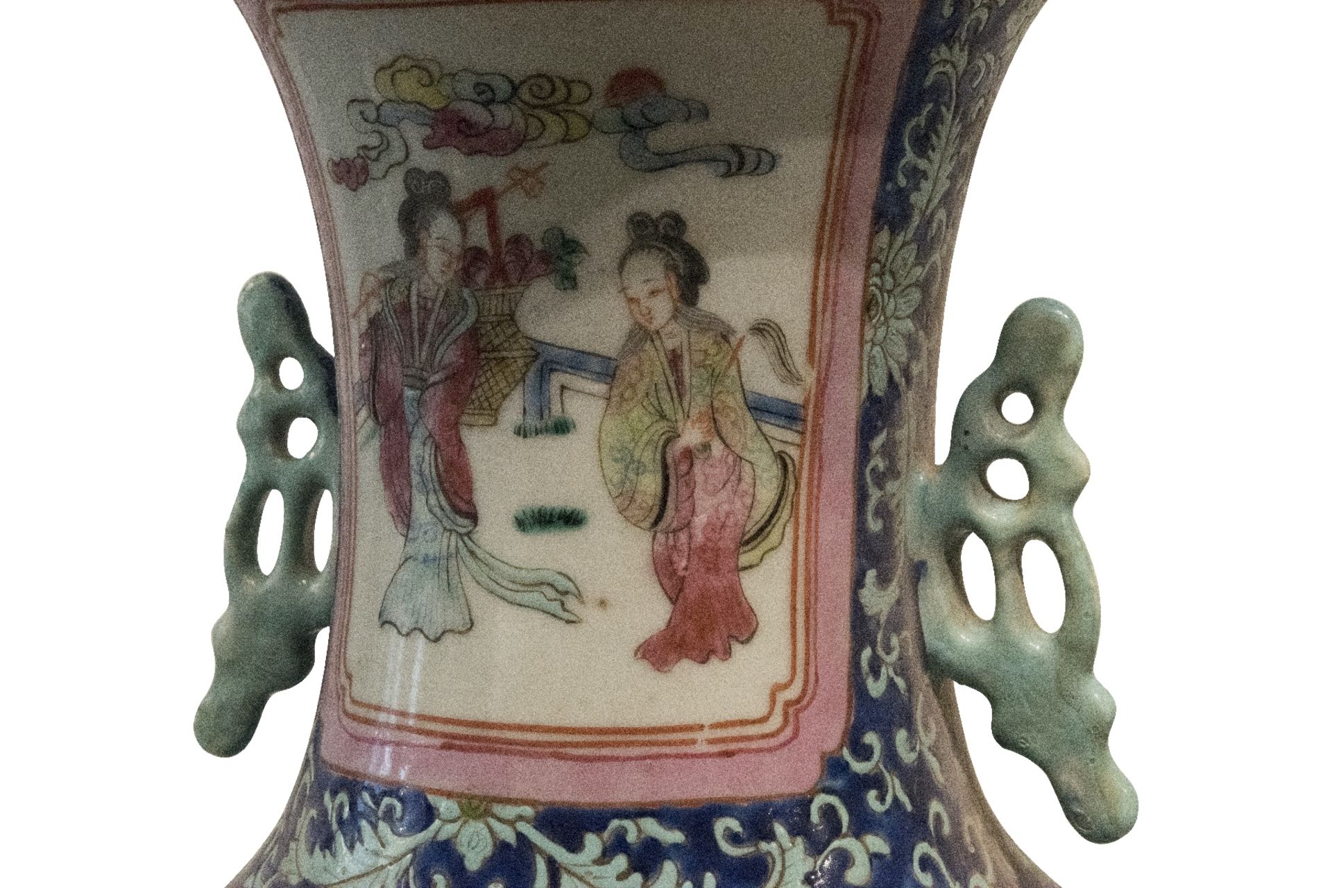 Eine Grosse Vase in Famille Rose | A Large Vase in Famille Rose - Image 3 of 5