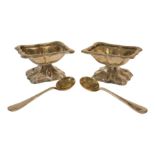 Salz- und Pfeffer Schalen | Salt and Pepper Bowls with Small Spoons