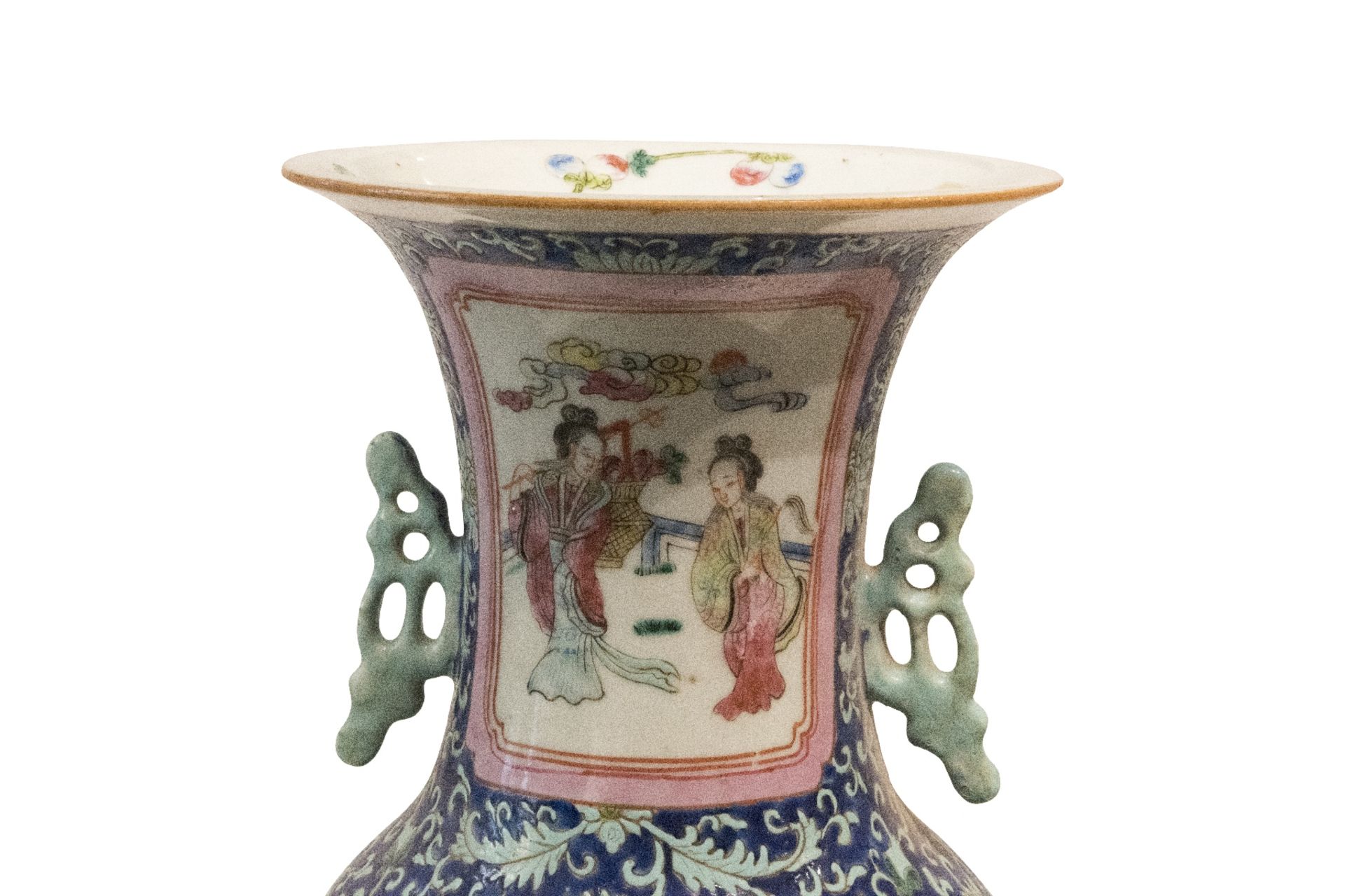 Eine Grosse Vase in Famille Rose | A Large Vase in Famille Rose - Image 2 of 5