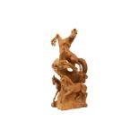 Darstellung von Pferden auf einem Sockel | Beautiful Wooden Sculpture Horses
