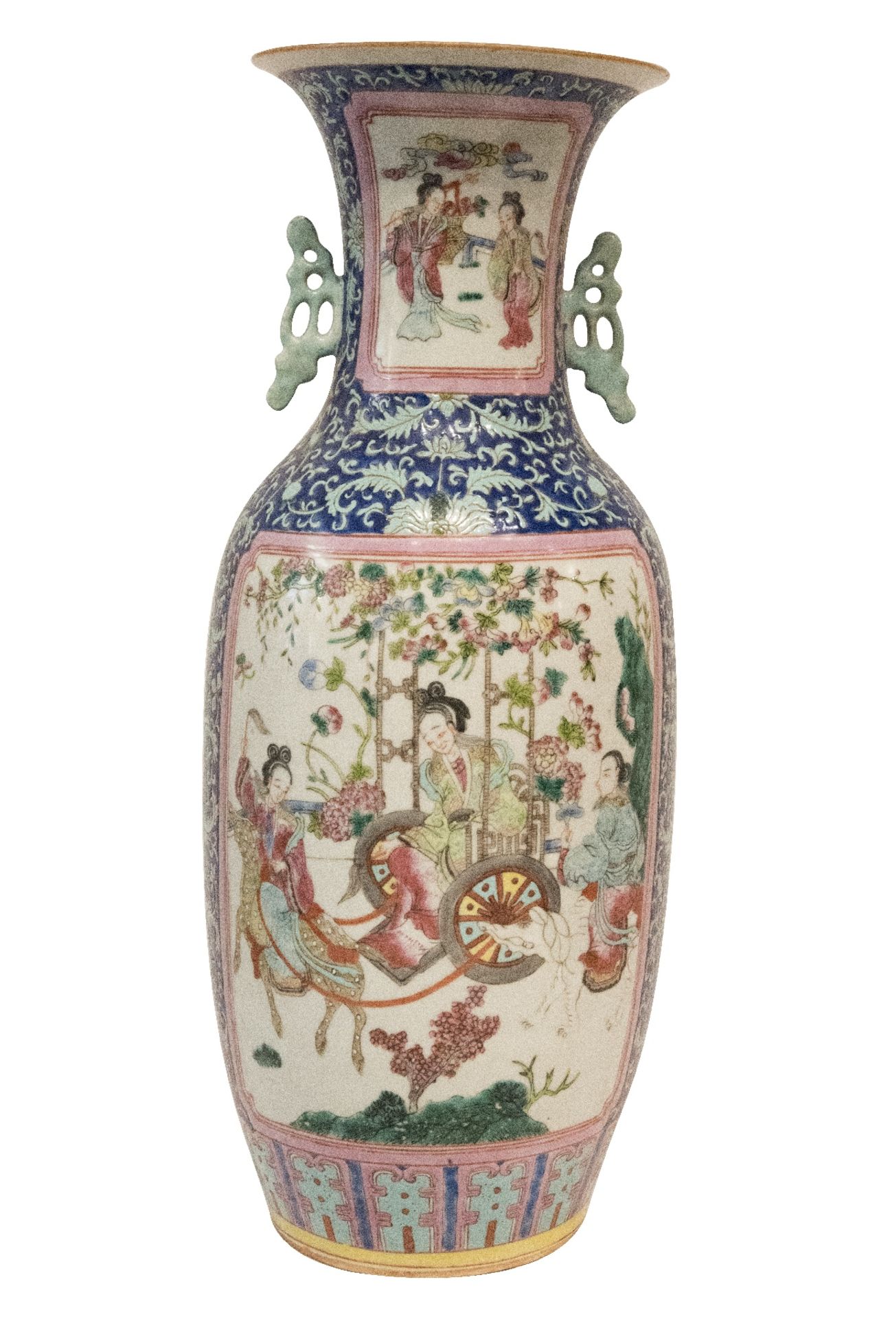 Eine Grosse Vase in Famille Rose | A Large Vase in Famille Rose