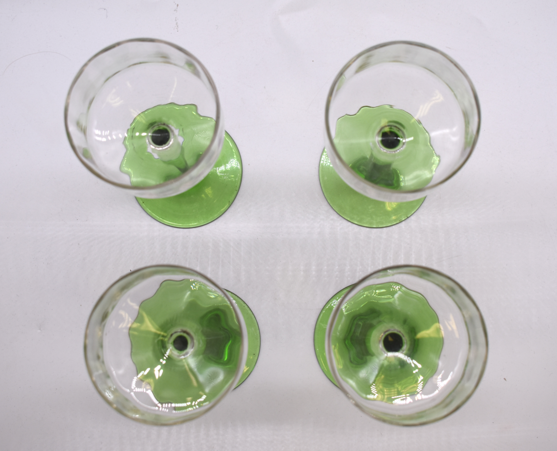 4x Green Stem Glasses - Image 4 of 4