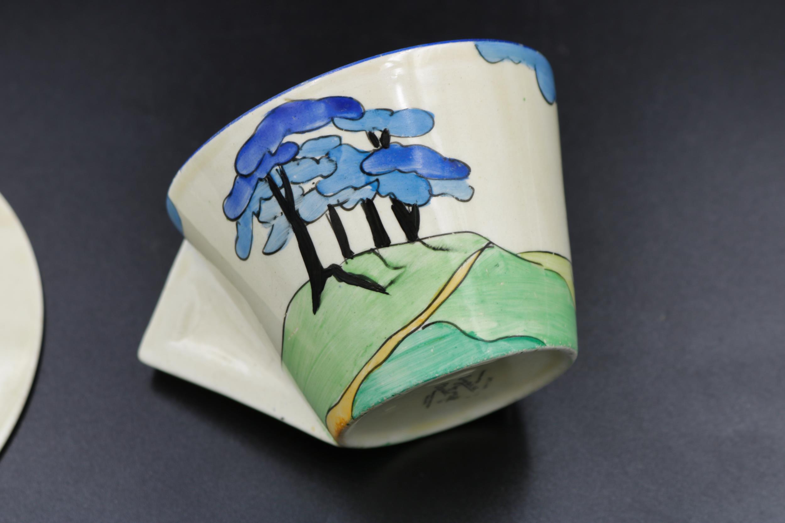 Clarice Cliff, tea cup & saucer Blue firs. Dating 1930s. No damage tiny flaking on paintwork - Bild 6 aus 8