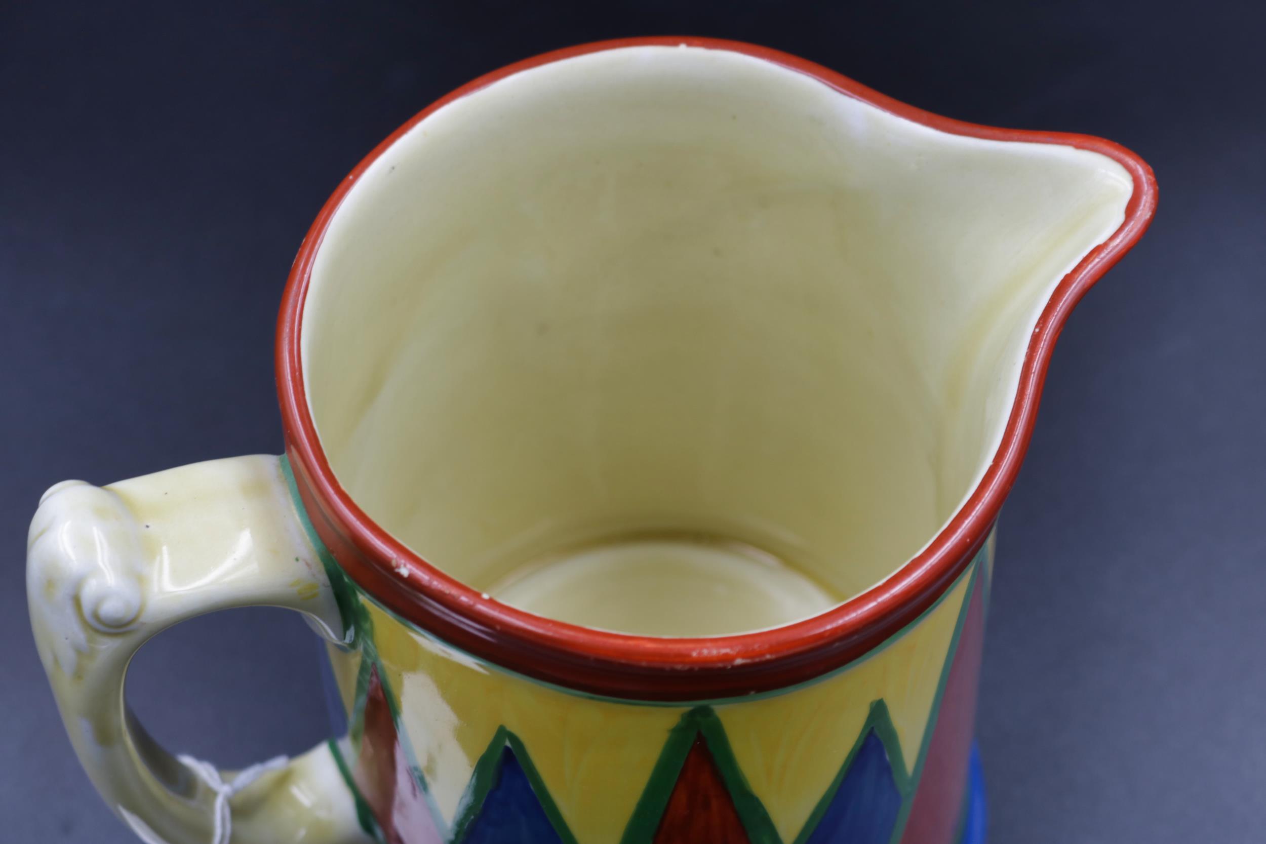 A lovely large Clarice Cliff, Bizarre, geometric jug c1929 with hand painted Bizarre by Clarice - Bild 6 aus 8