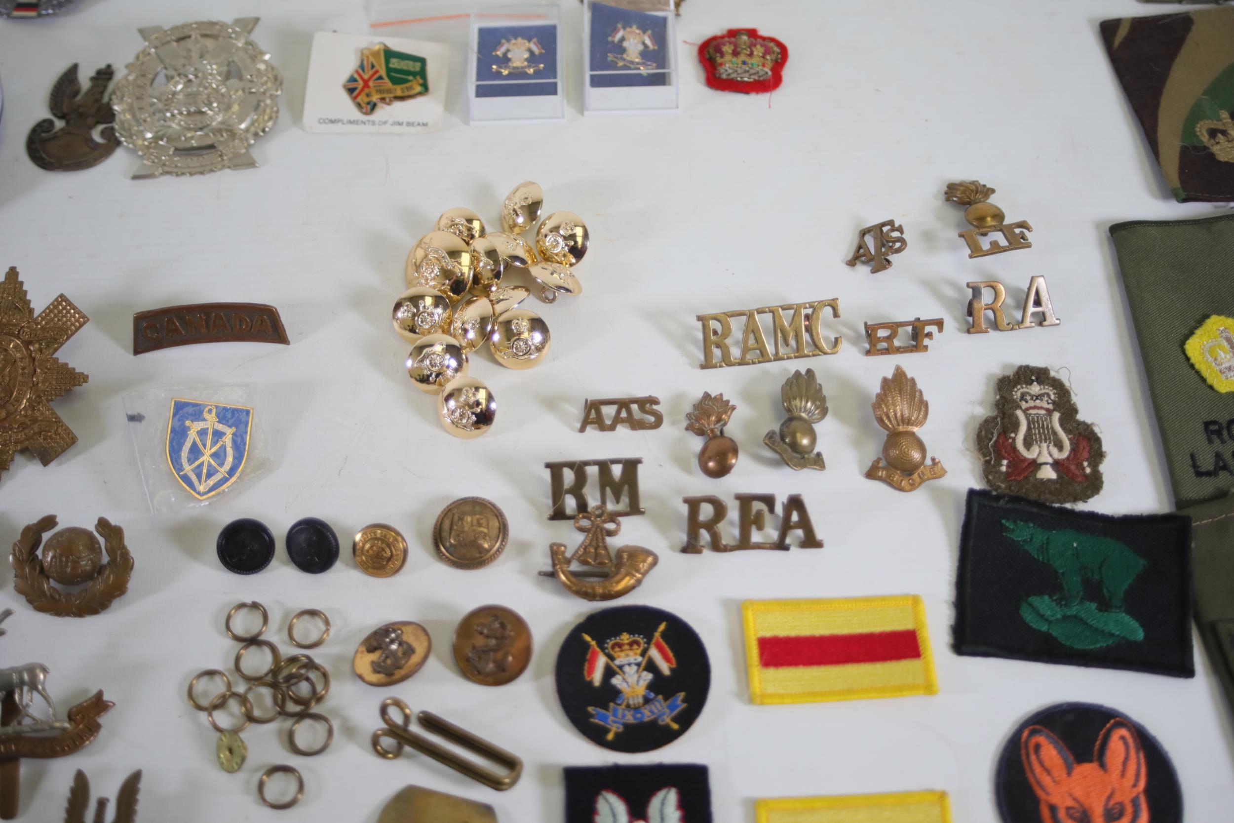 37 Military Cap Badges plus shoulder titles buttons etc - Image 8 of 8