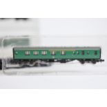 6 Grafar Train Carriages boxed n gauge