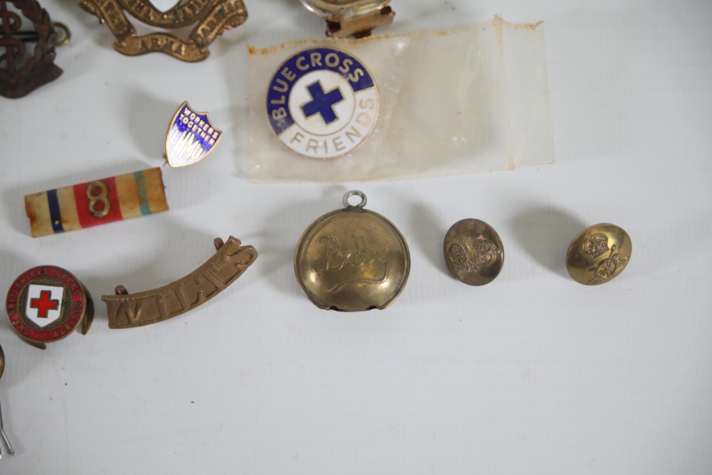 selection of vintage badges - Image 2 of 8