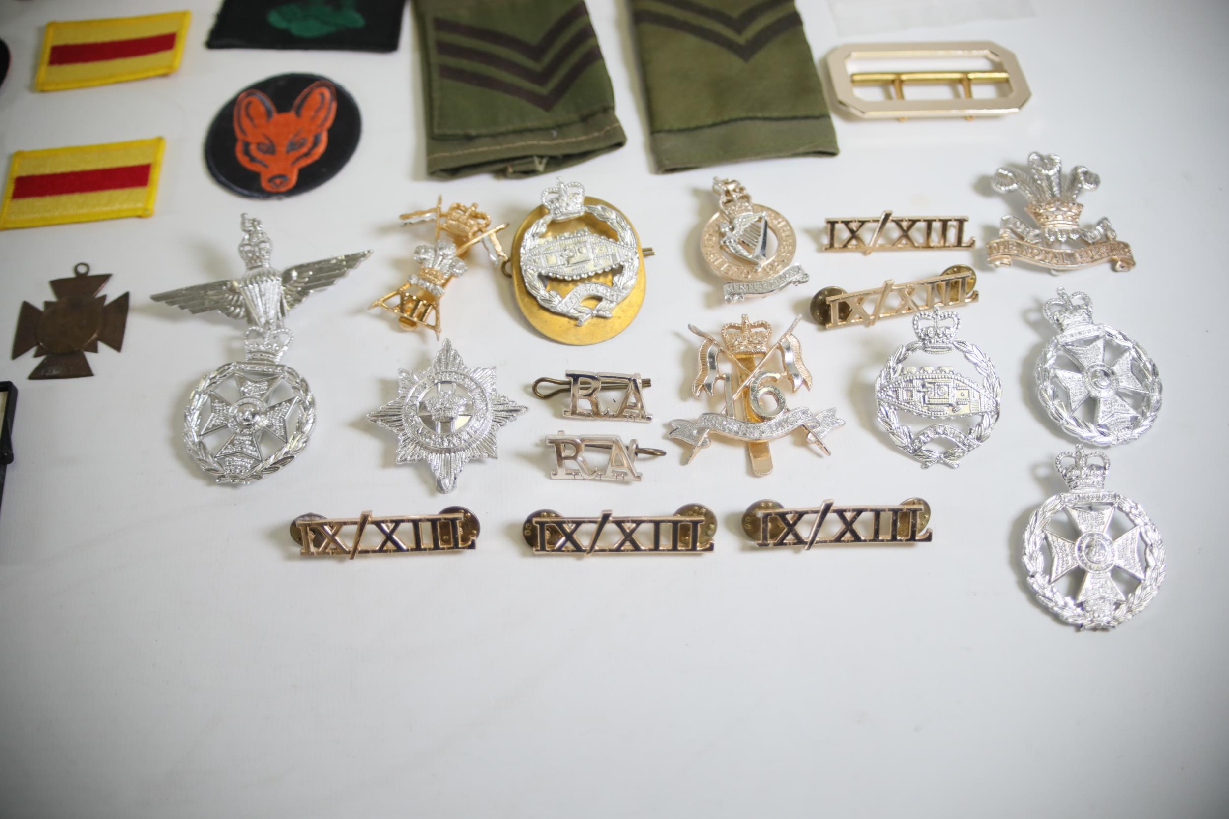 37 Military Cap Badges plus shoulder titles buttons etc - Image 2 of 8