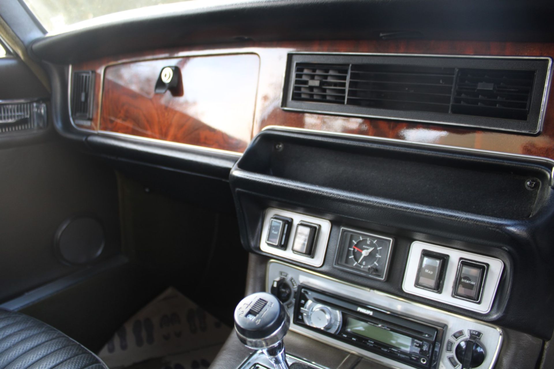 1973 Jaguar XJ6 4.2 Manual SII - Image 11 of 19