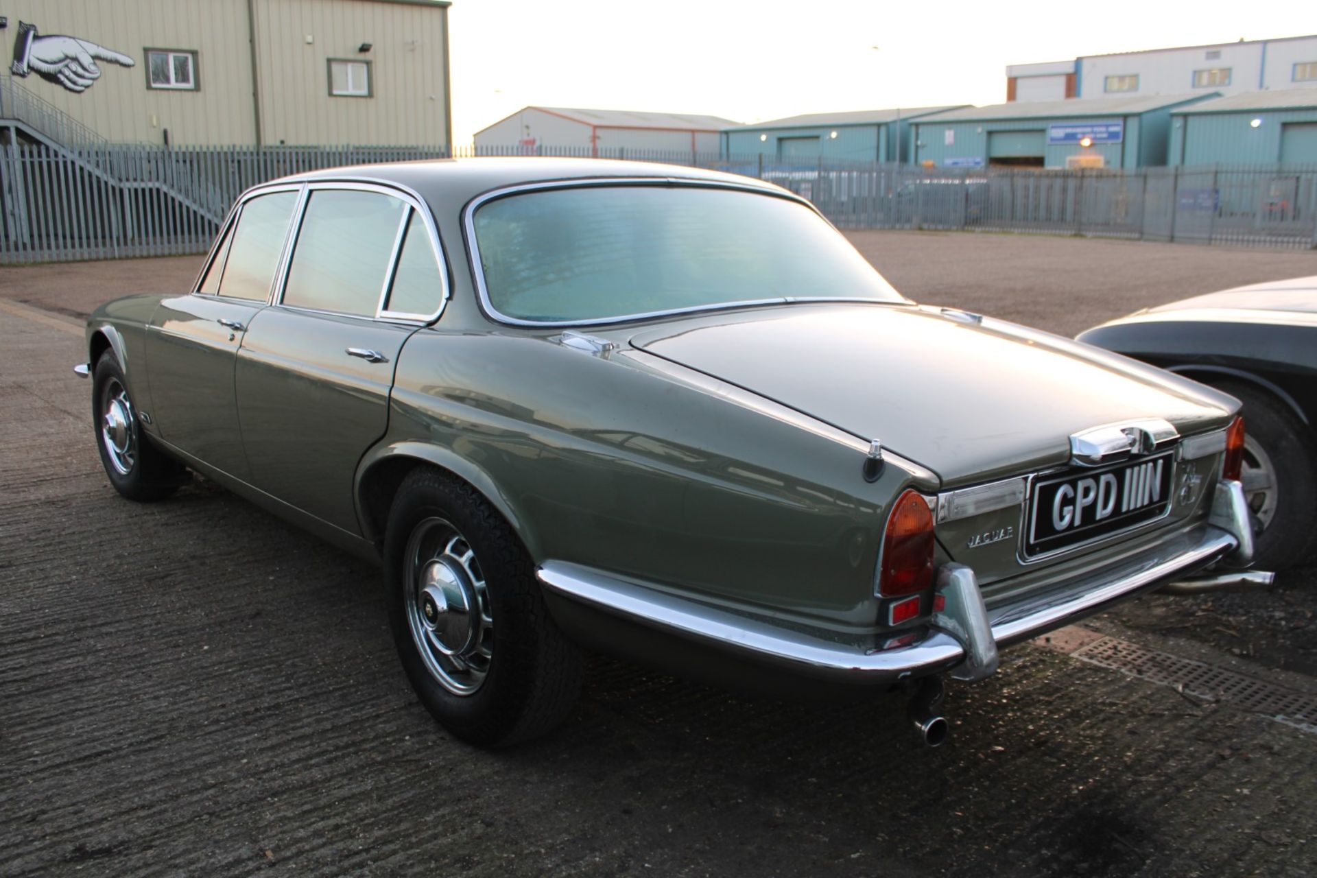 1974 Jaguar XJ6 4.2 Auto Series II - Image 4 of 18