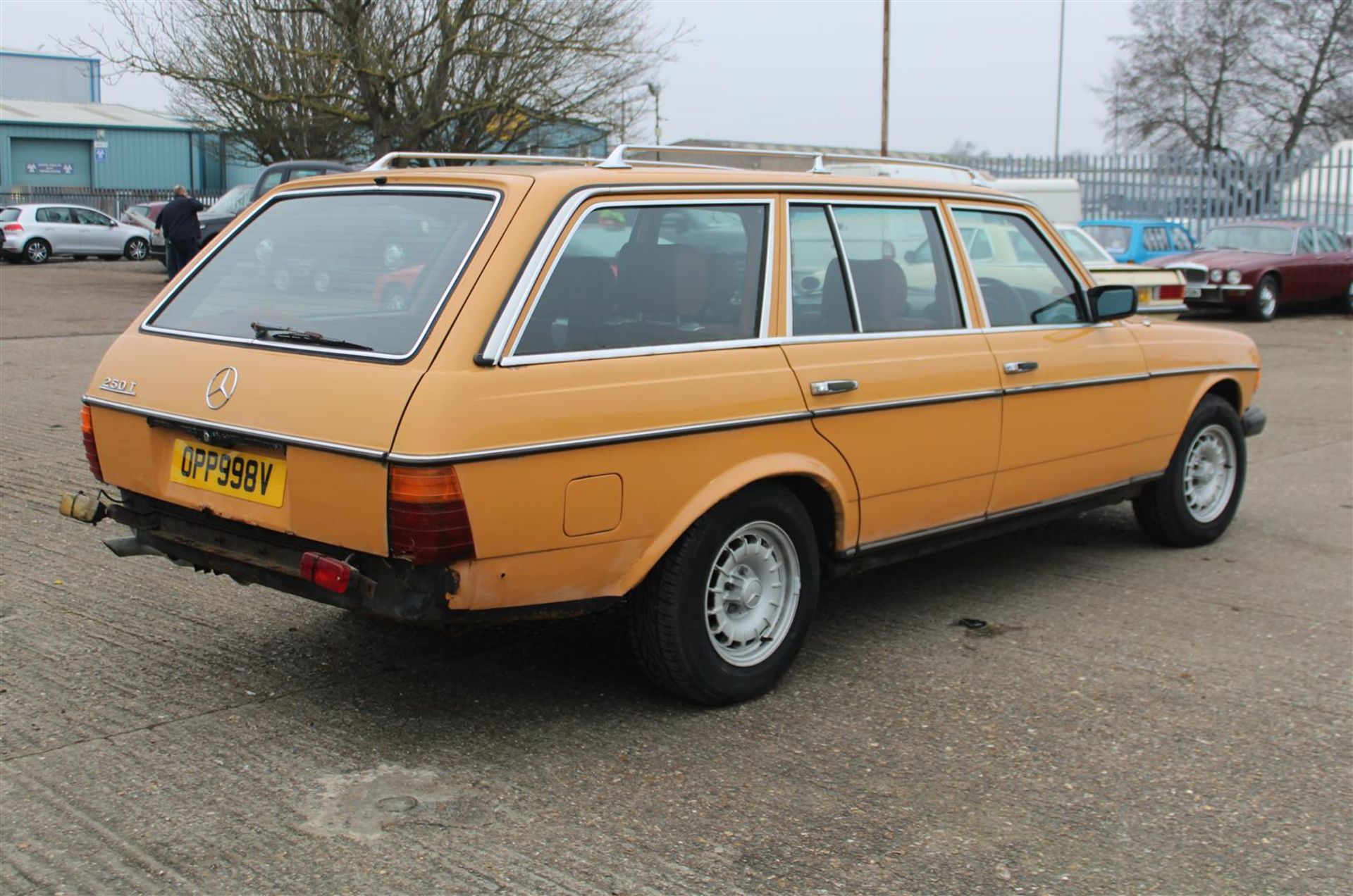 1980 Mercedes W123 250 T Auto Estate - Image 6 of 21