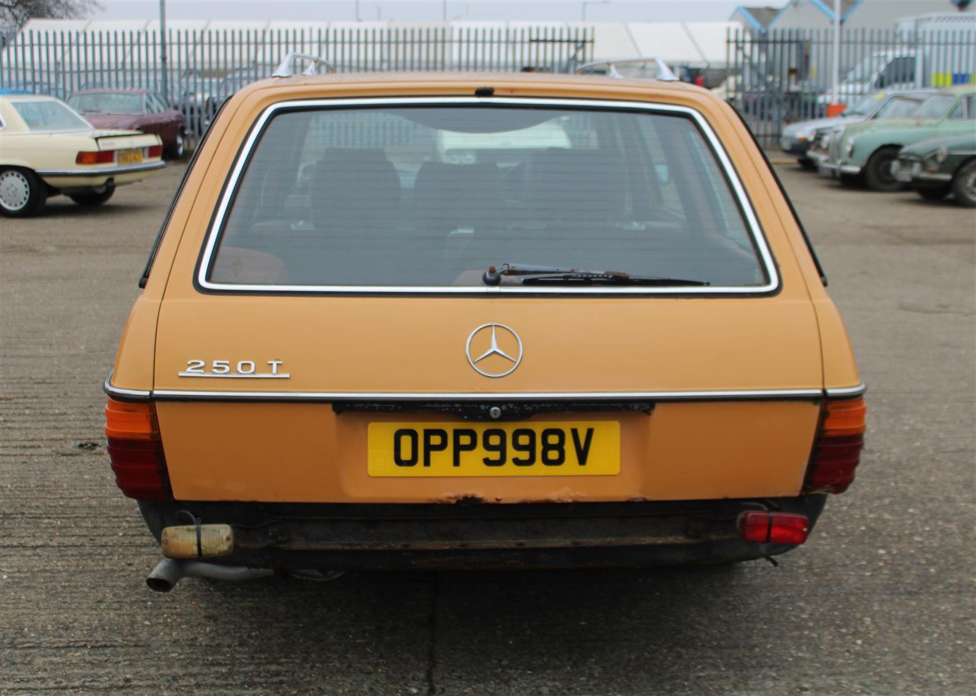 1980 Mercedes W123 250 T Auto Estate - Image 3 of 21