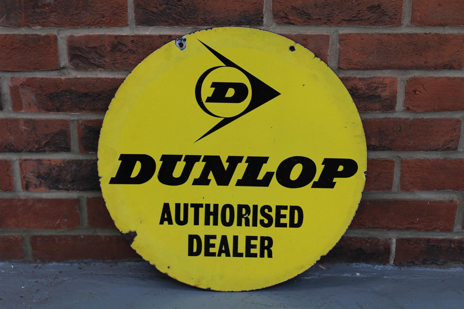 Enamel Dunlop Authorised Dealer Circular Sign - Image 2 of 2