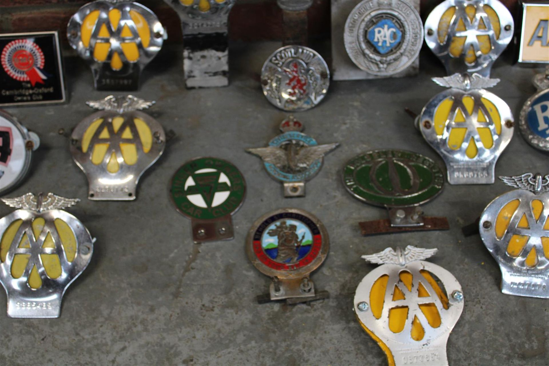 Nineteen Classic Car Badges - Image 4 of 4