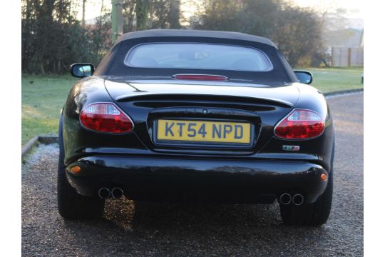 2004 Jaguar XKR 4.2 Carbon Edition Convertible Auto - Image 5 of 25