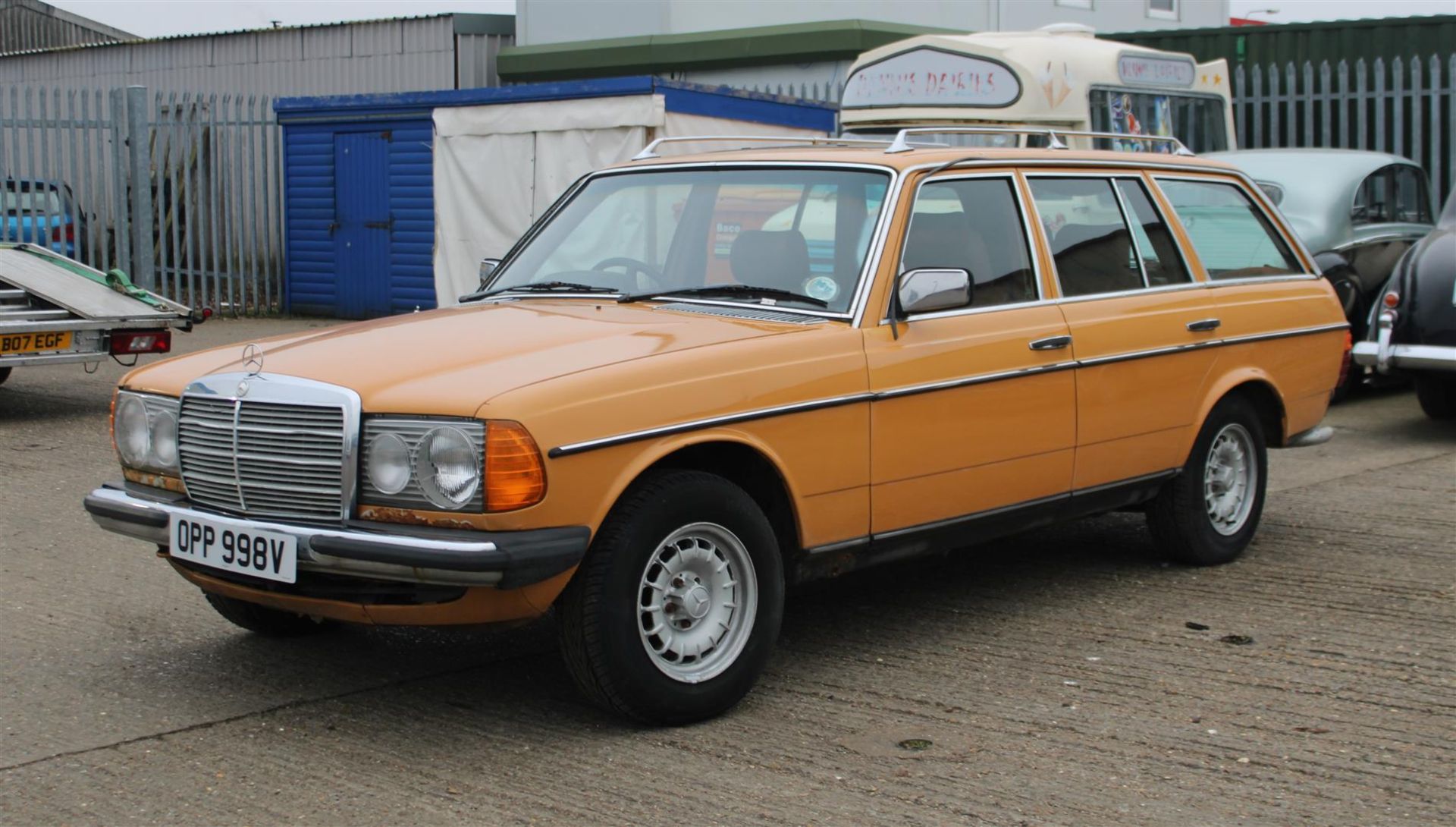 1980 Mercedes W123 250 T Auto Estate - Image 2 of 21