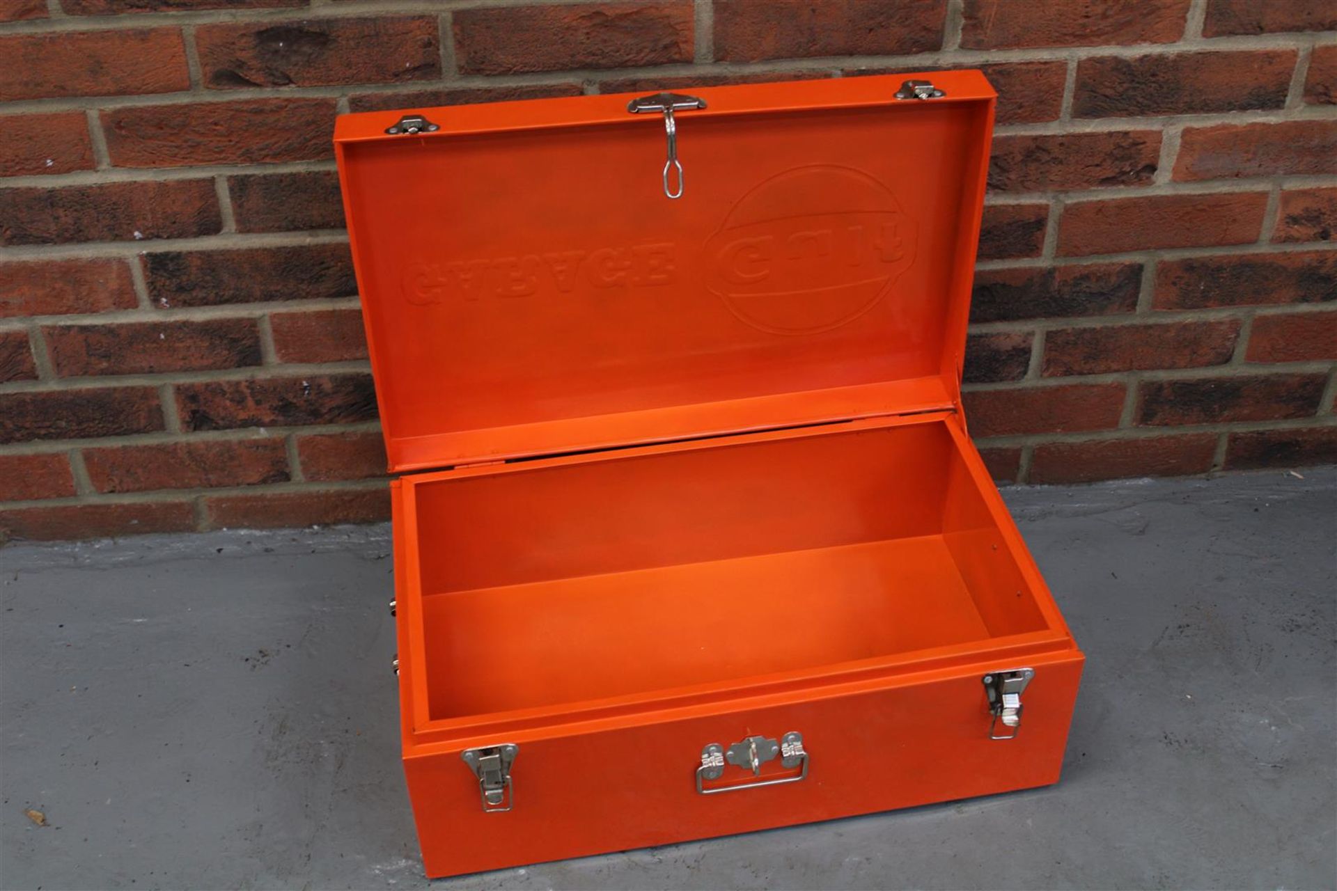 Metal Gulf Garage Tool Box - Image 2 of 2