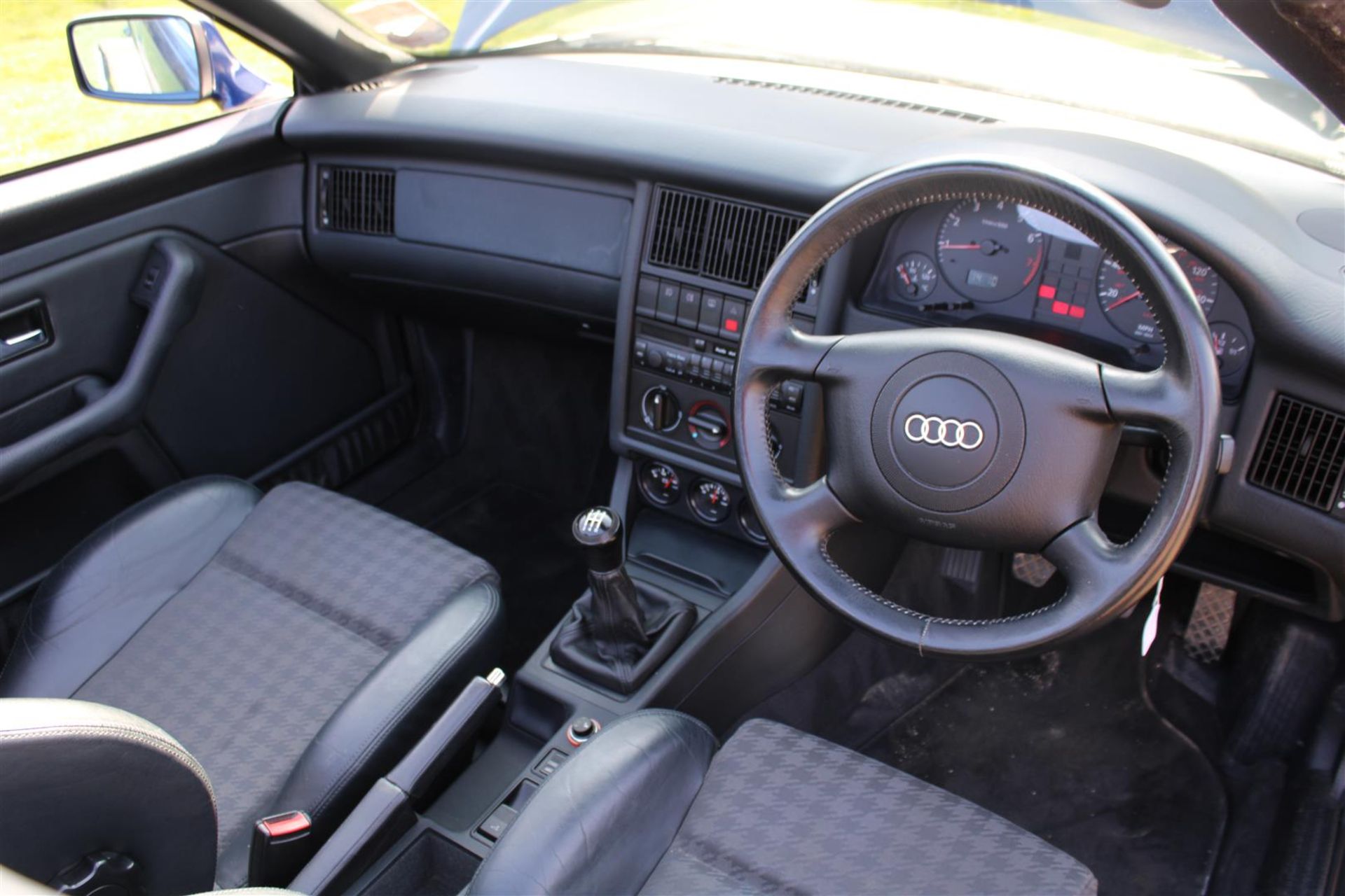 2000 Audi 1.8 Cabriolet - Image 11 of 23