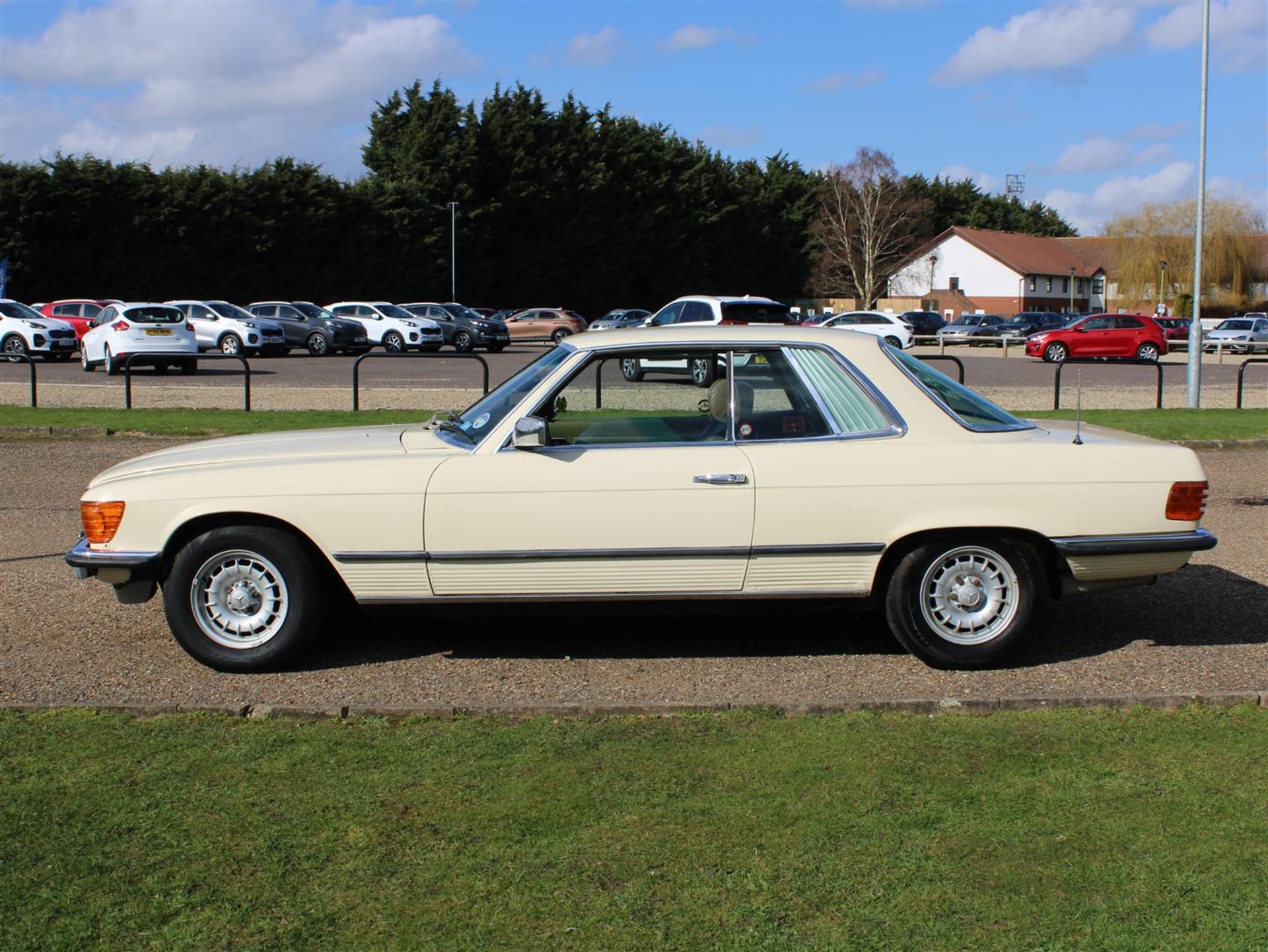 1981 Mercedes C107 380 SLC Auto - Image 4 of 22