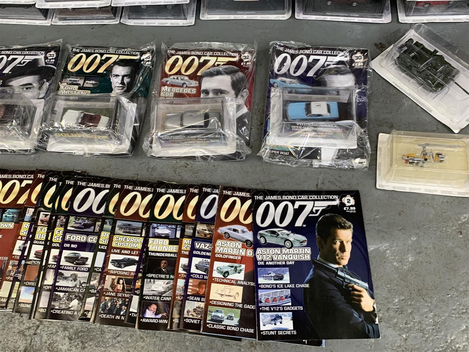 Collection Of James Bond 007 Collectors Cars & Magazines - Image 9 of 11