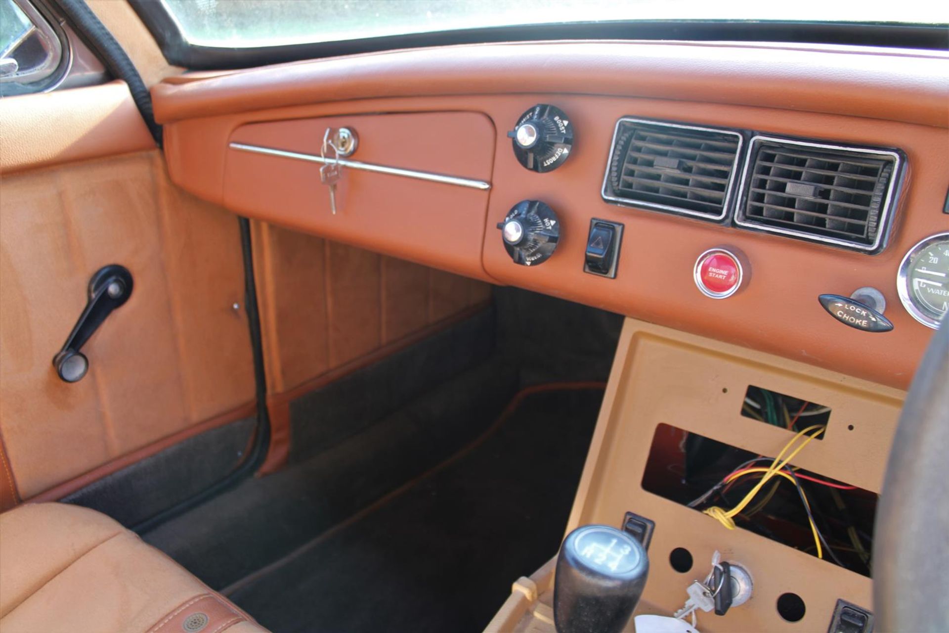 1975 MG B GT - Image 15 of 17