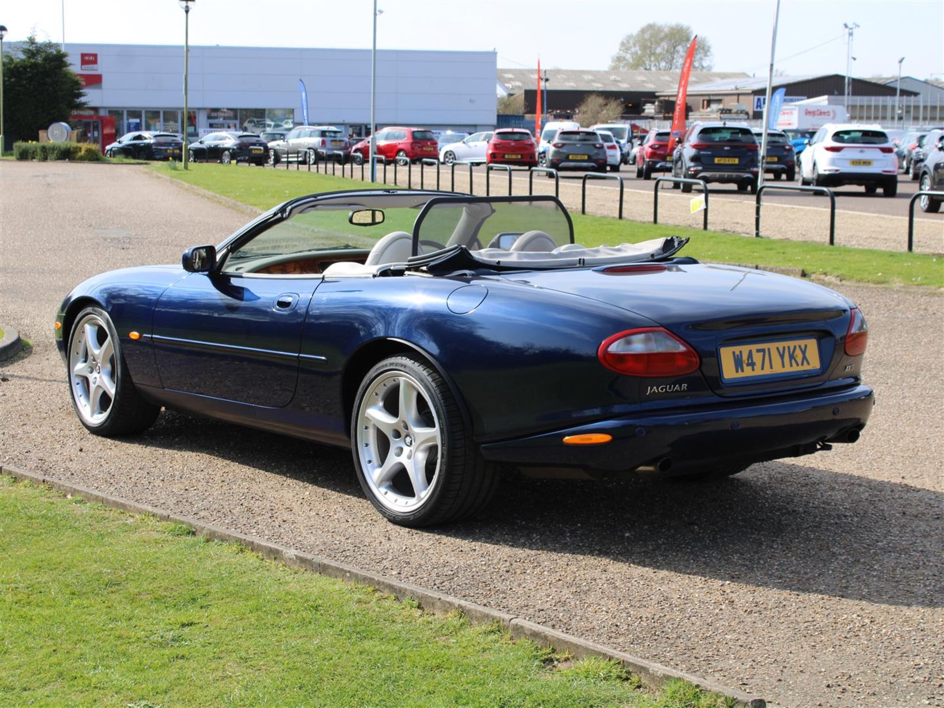 2000 Jaguar XK8 4.0 Convertible Auto - Image 4 of 21