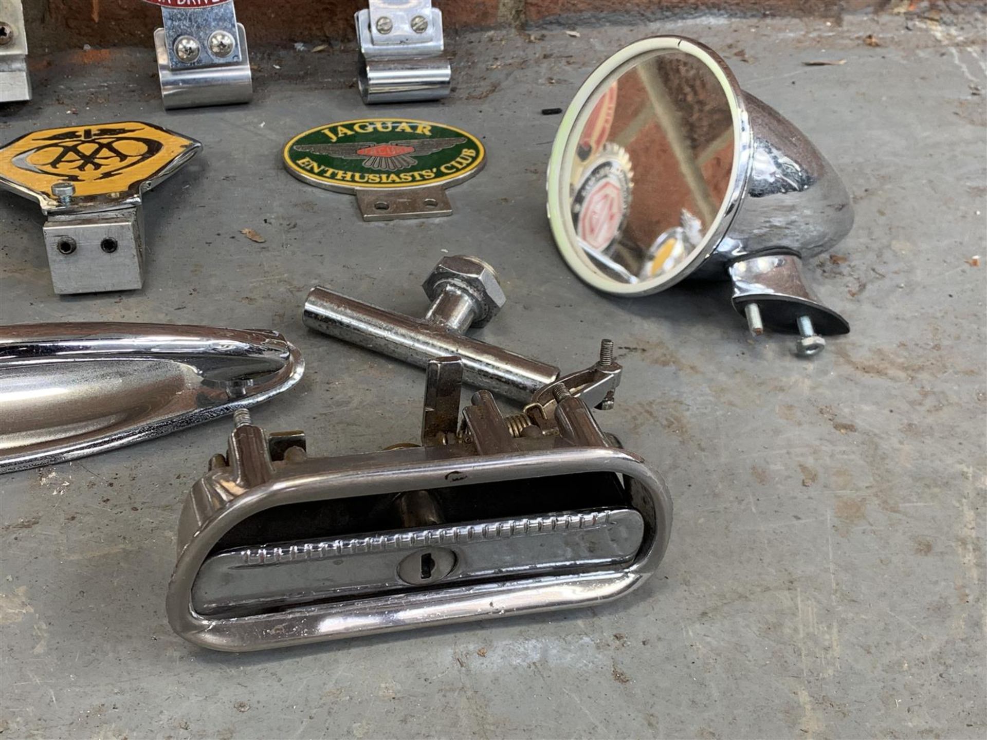 Ten Vintage Car Badges, Two Chrome Mirrors & Door Handles Etc - Image 5 of 5