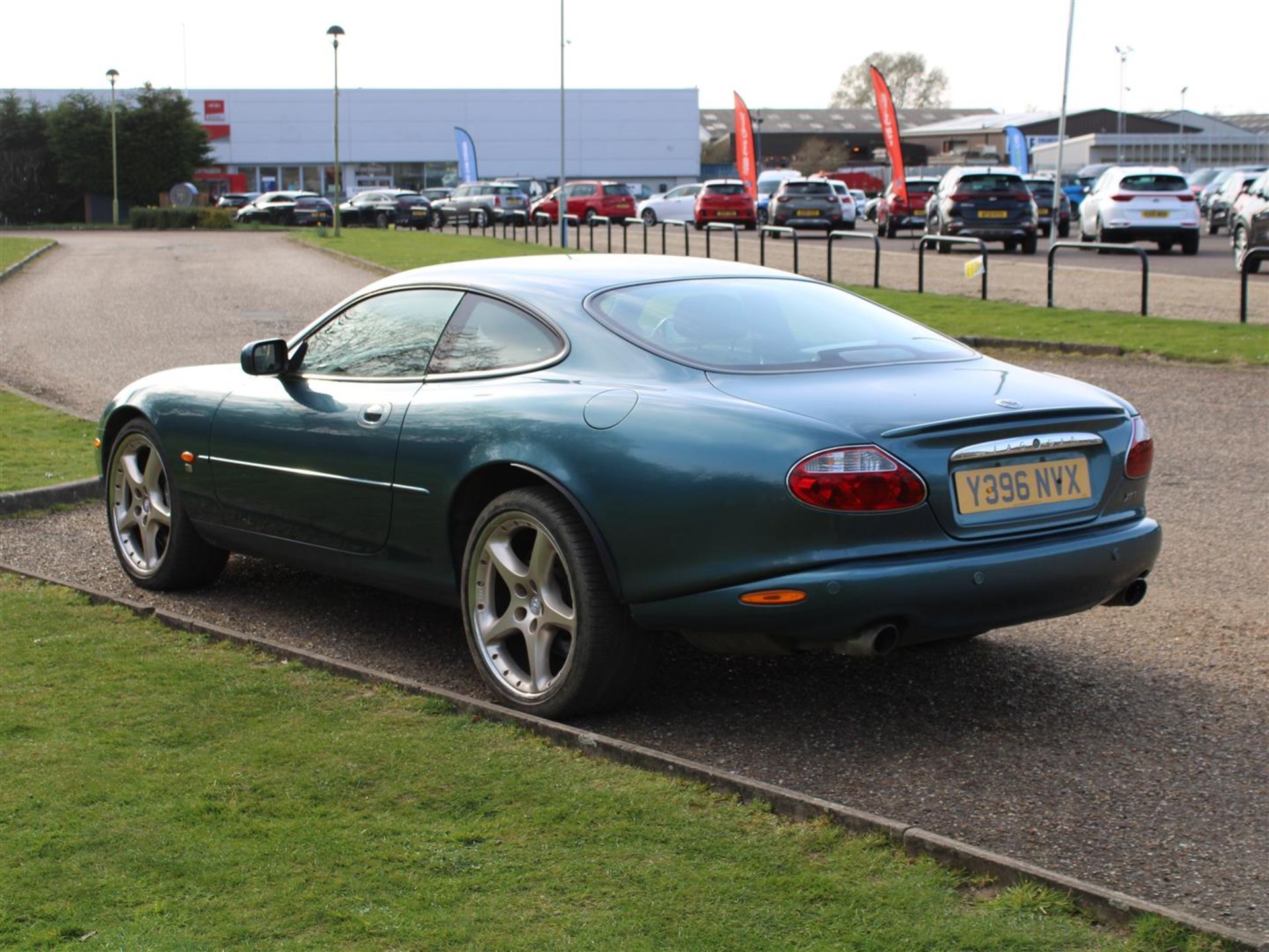 2001 Jaguar XKR 4.0 Coupe Auto - Image 4 of 23