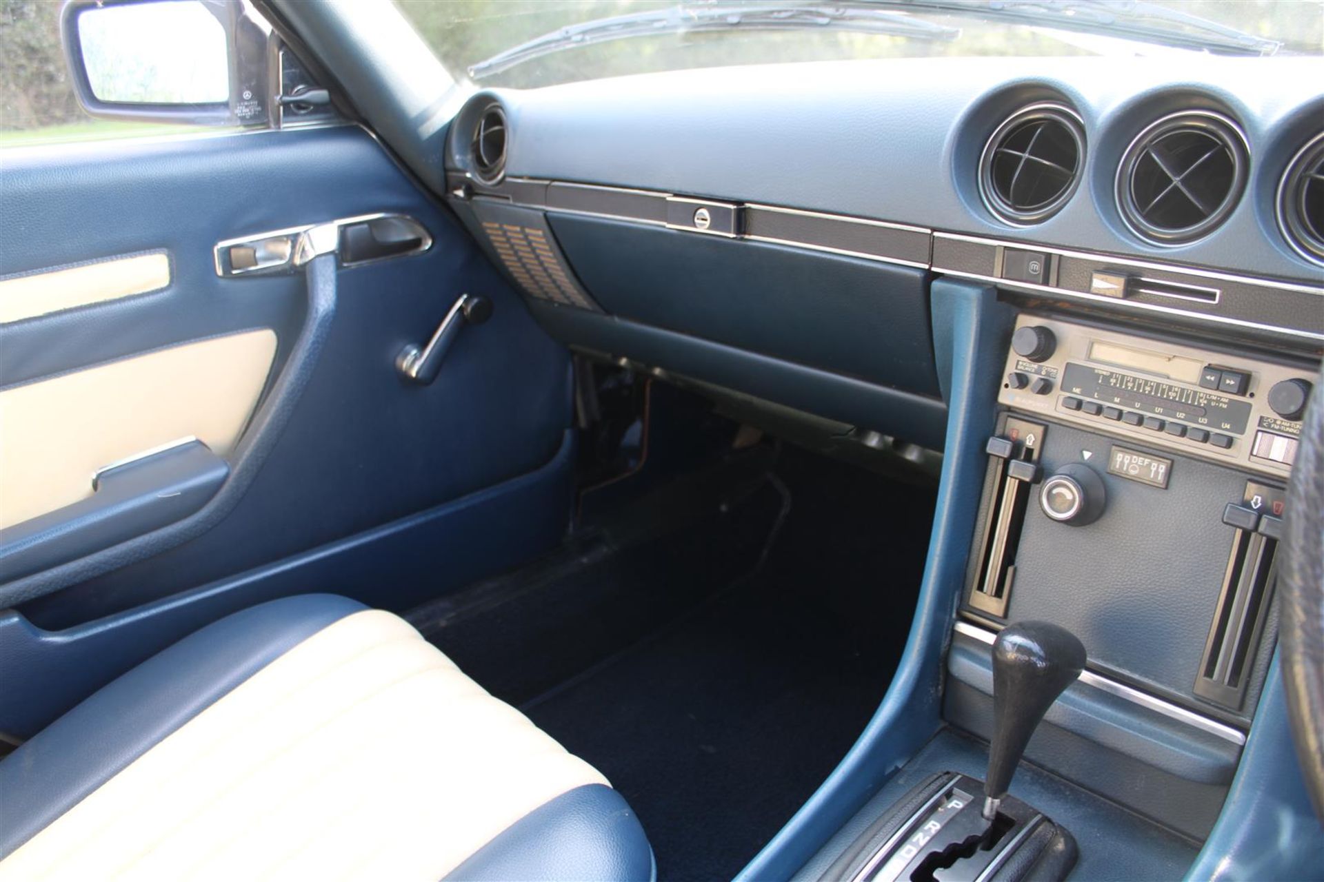 1977 Mercedes R107 350 SL Auto - Image 10 of 22