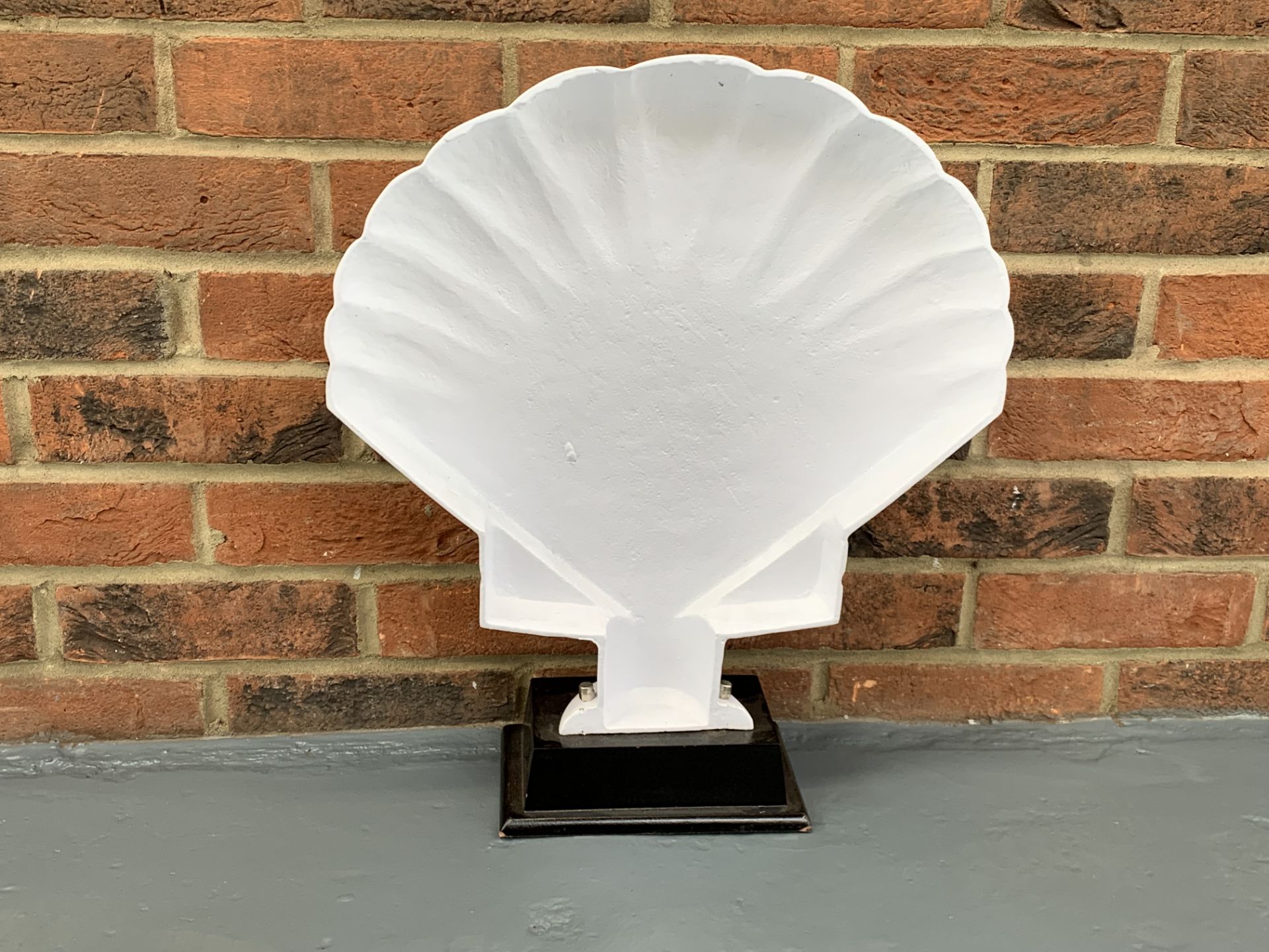 Cast Aluminium Super Shell Display Stand - Image 2 of 2