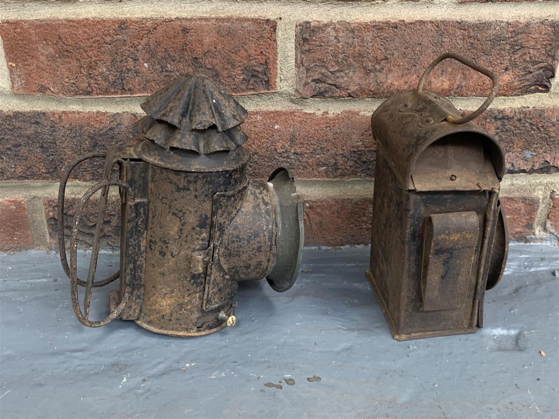 Two Vintage Tin Railway Lamps - Image 2 of 4