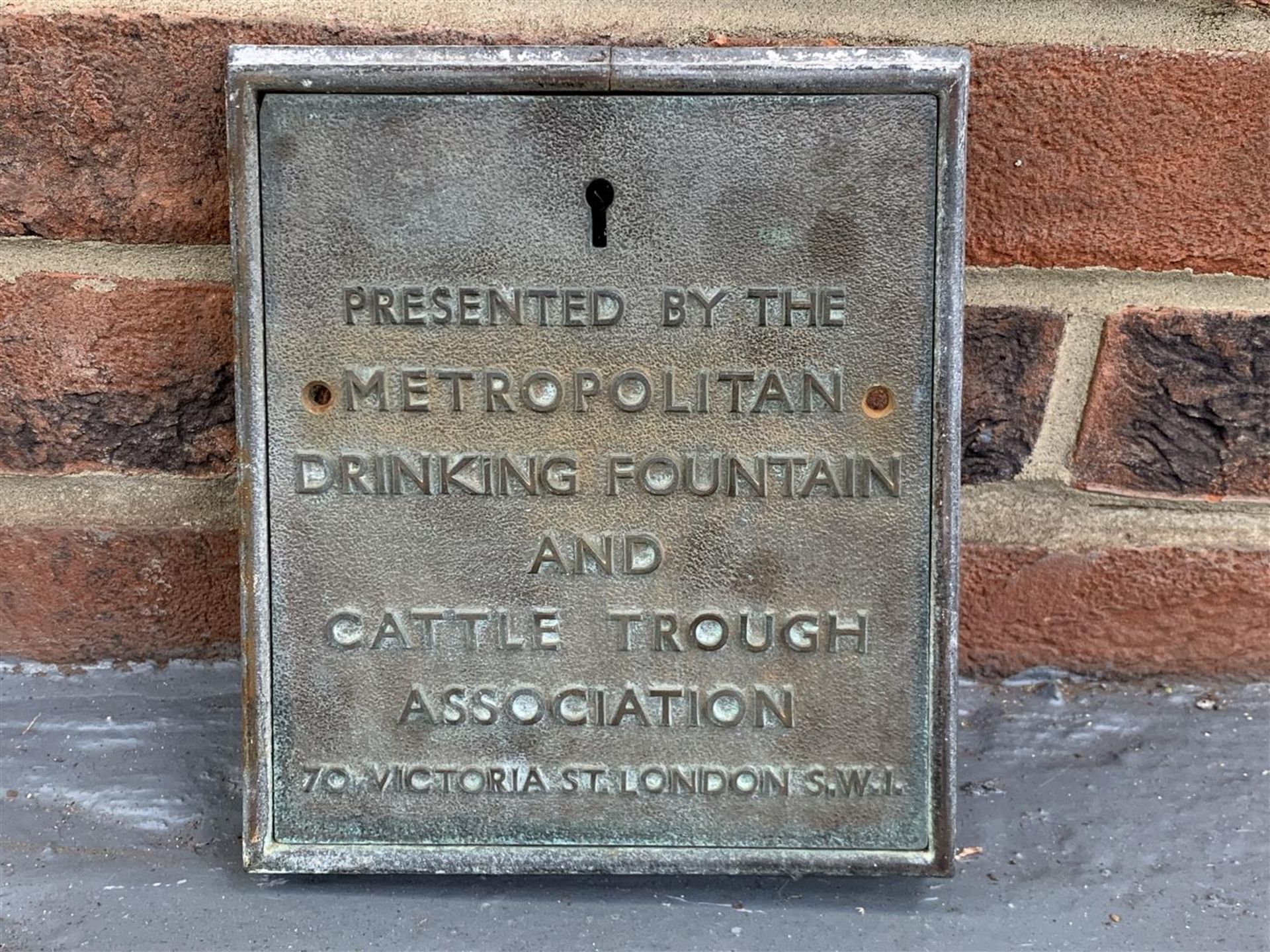 Brass Chatwoods Lock Plate, Drinking Fountain Lock Plate & Cast Iron Keep Off The Grass Sign - Image 2 of 5