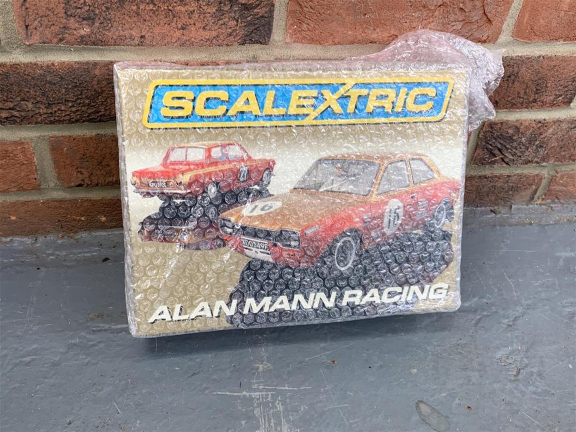 Dealer Box Of Six Scalextric Alan Mann Racing Cortina & Escort Ltd Edition - Image 5 of 5