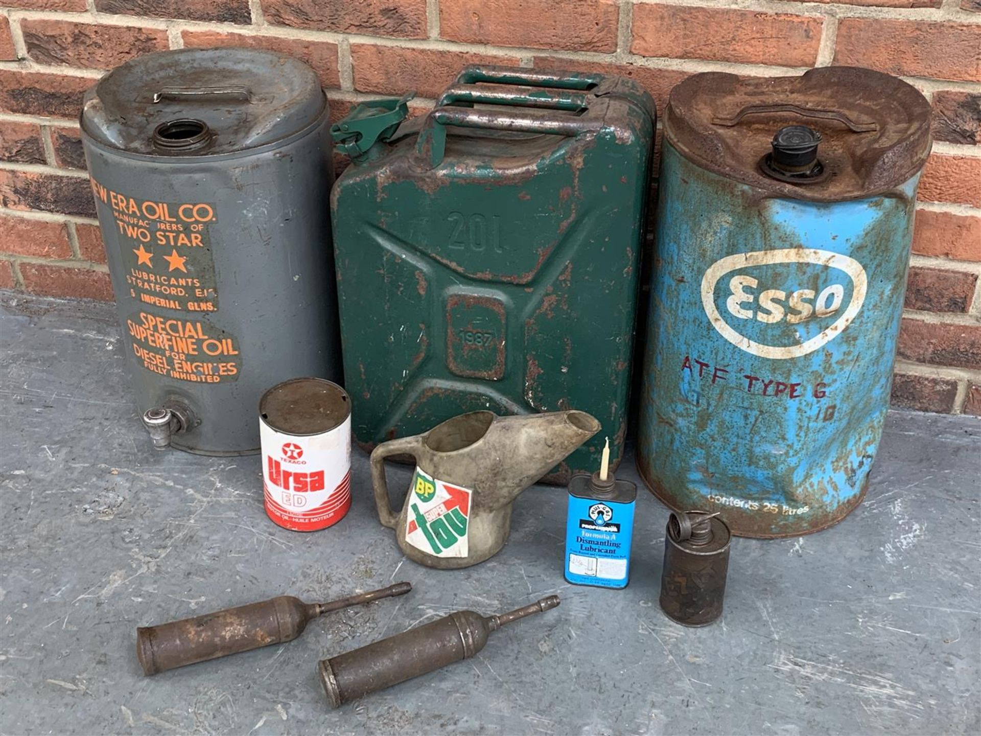 Quantity Of Vintage Oil Cans, Jugs & Greasers Etc - Image 2 of 2