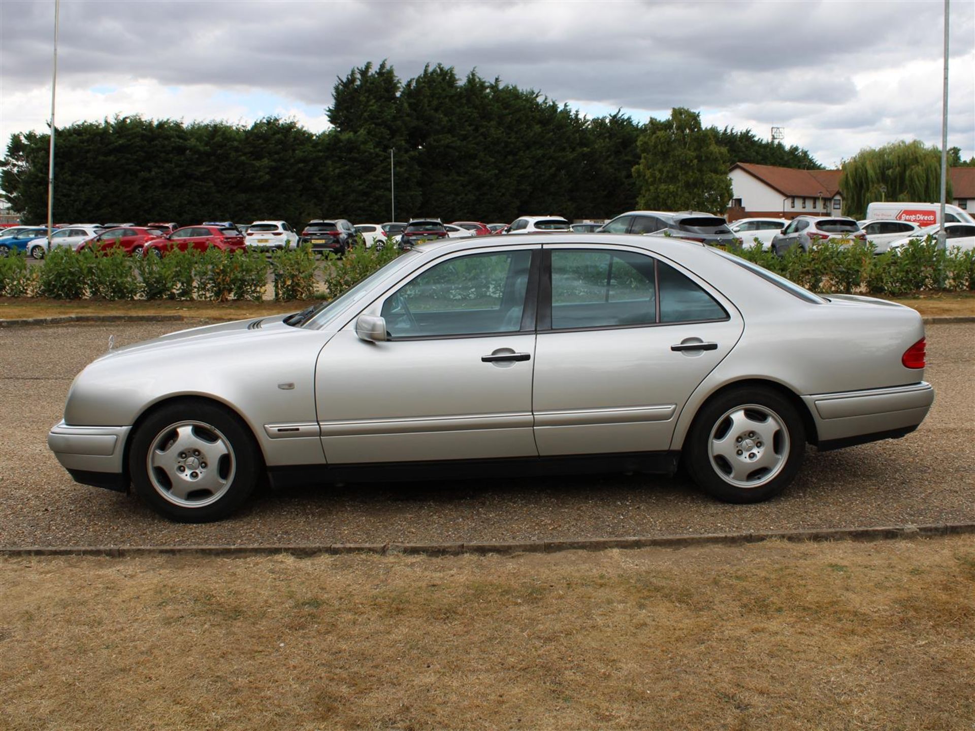 1997 Mercedes E200 Avantgarde Auto - Image 4 of 33