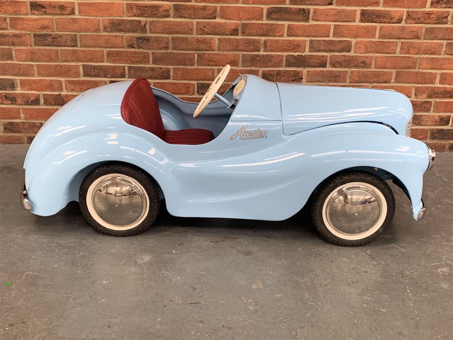Austin J40 Child's Pedal Car (Fully Restored With Working Lights) - Image 8 of 12