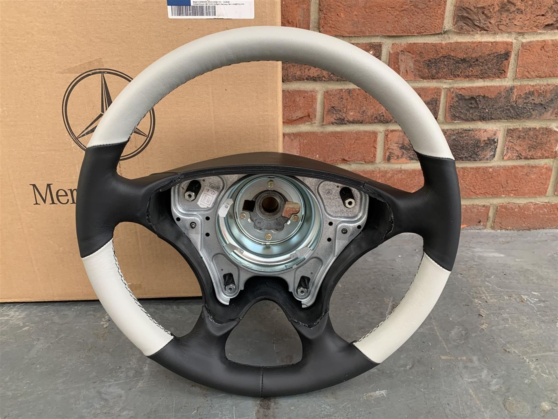 Mercedes R129 SL Silver Arrow" Professionally Refurbished Steering Wheel" - Image 2 of 3