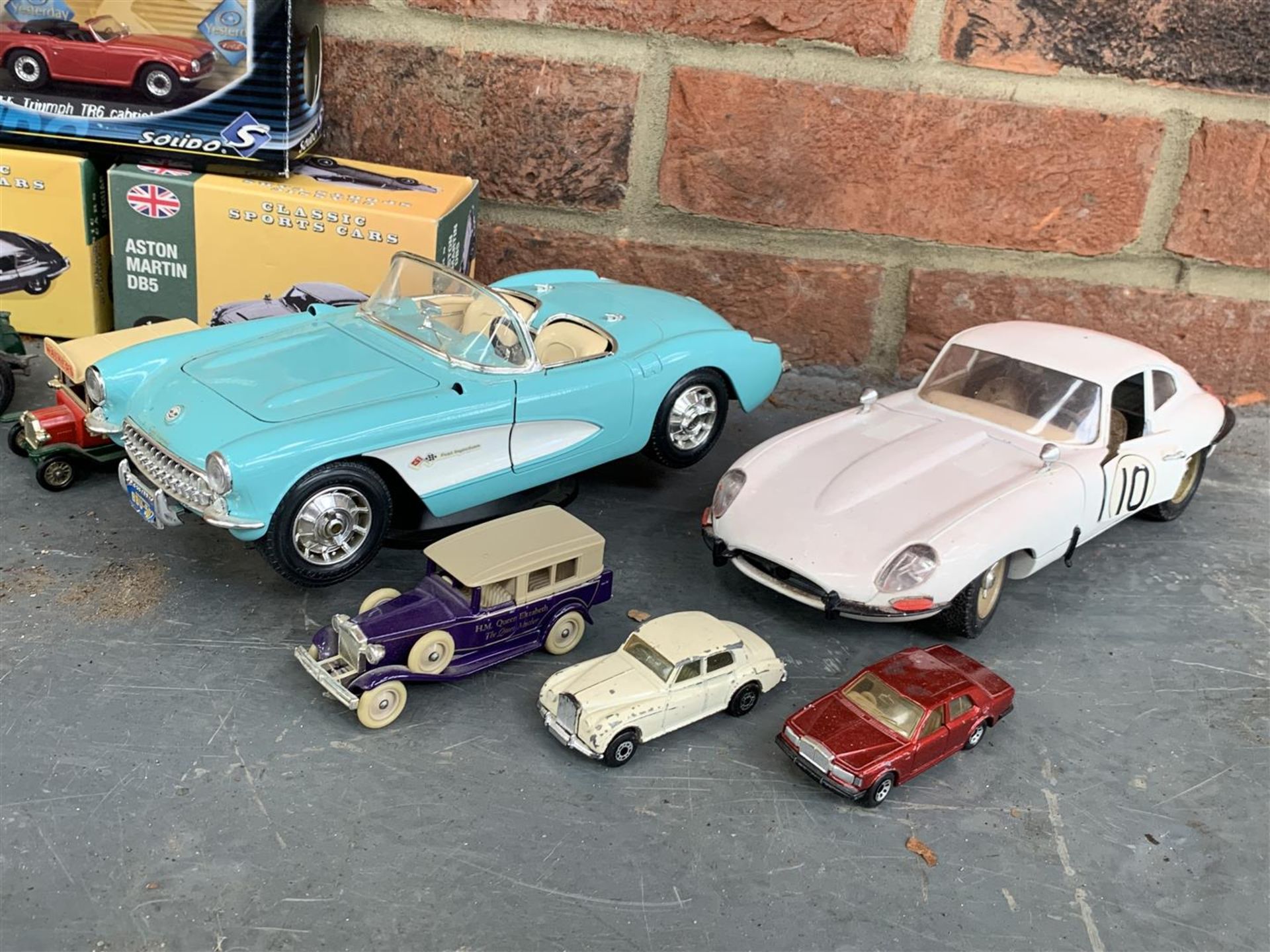Mixed Lot Of Die Cast Model Cars - Image 3 of 3