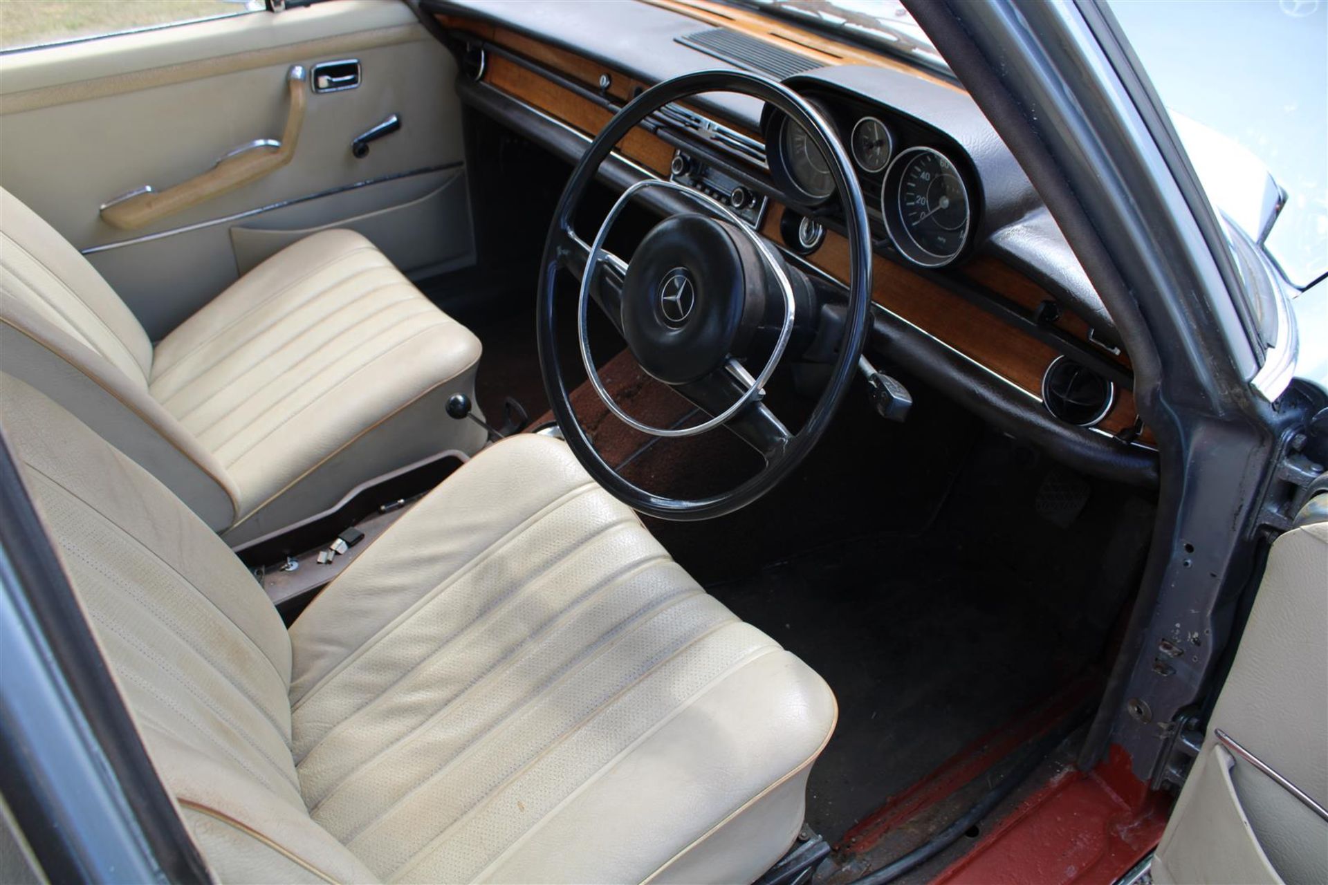 1968 Mercedes W108 280 SE Auto Saloon - Image 9 of 29