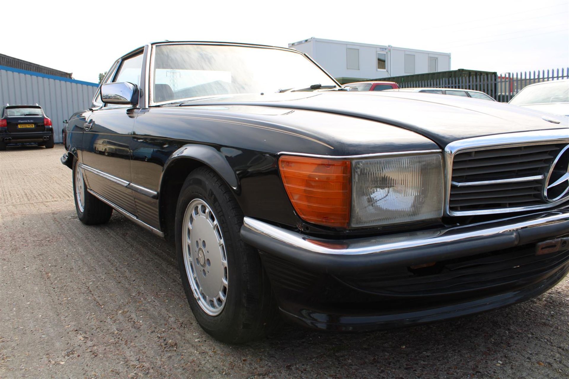 1988 Mercedes R107 560 SL LHD - Image 9 of 33