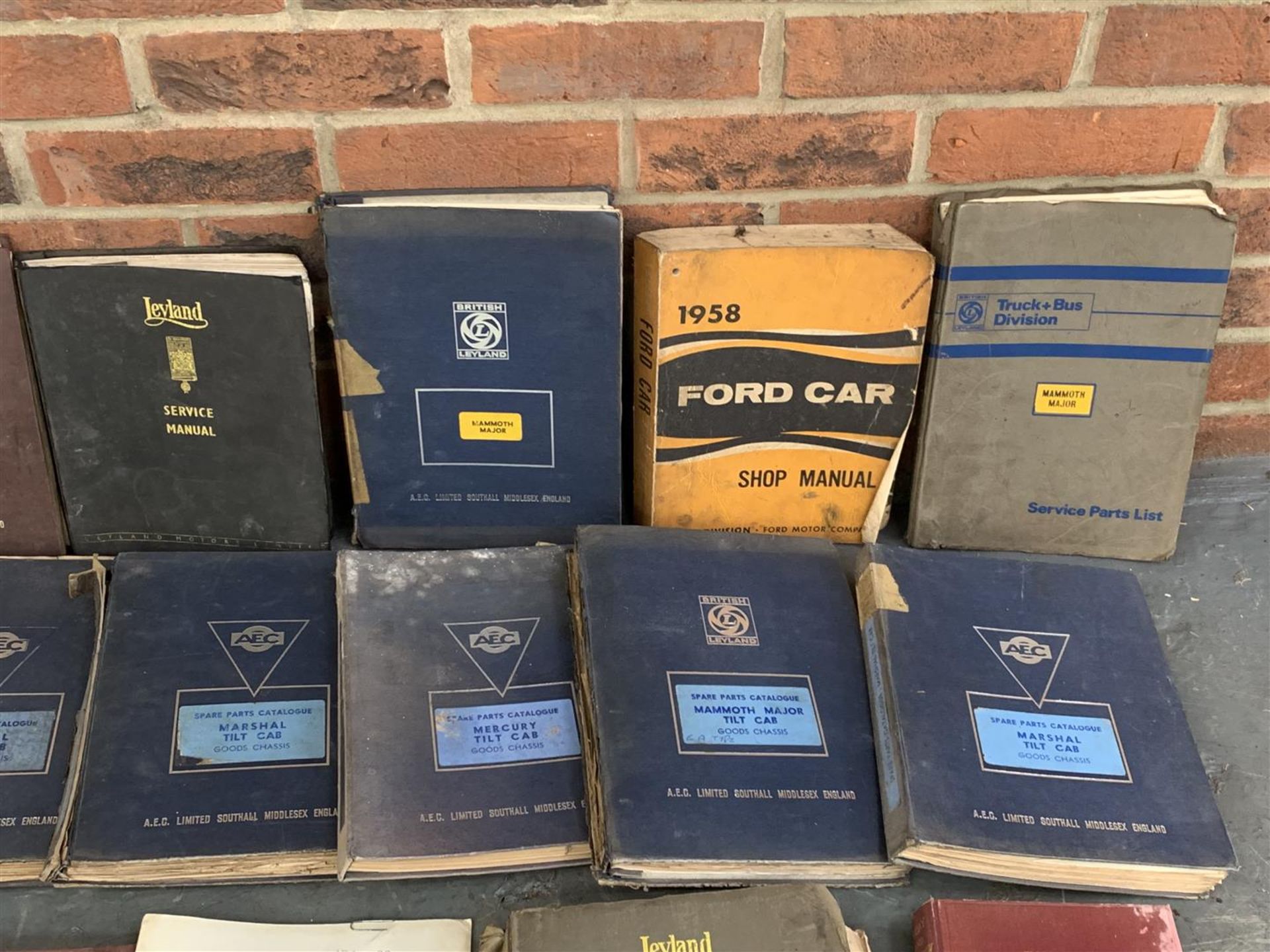 Mixed Lot Of Worn AEC & British Leyland Manuals Etc - Image 5 of 6