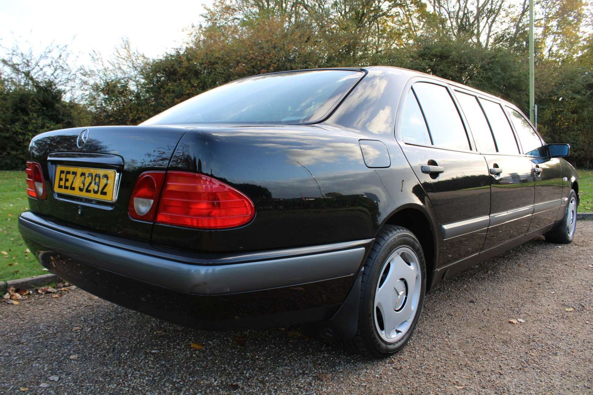 1997 MERCEDES E280 CLASSIC AUTO - Image 10 of 28