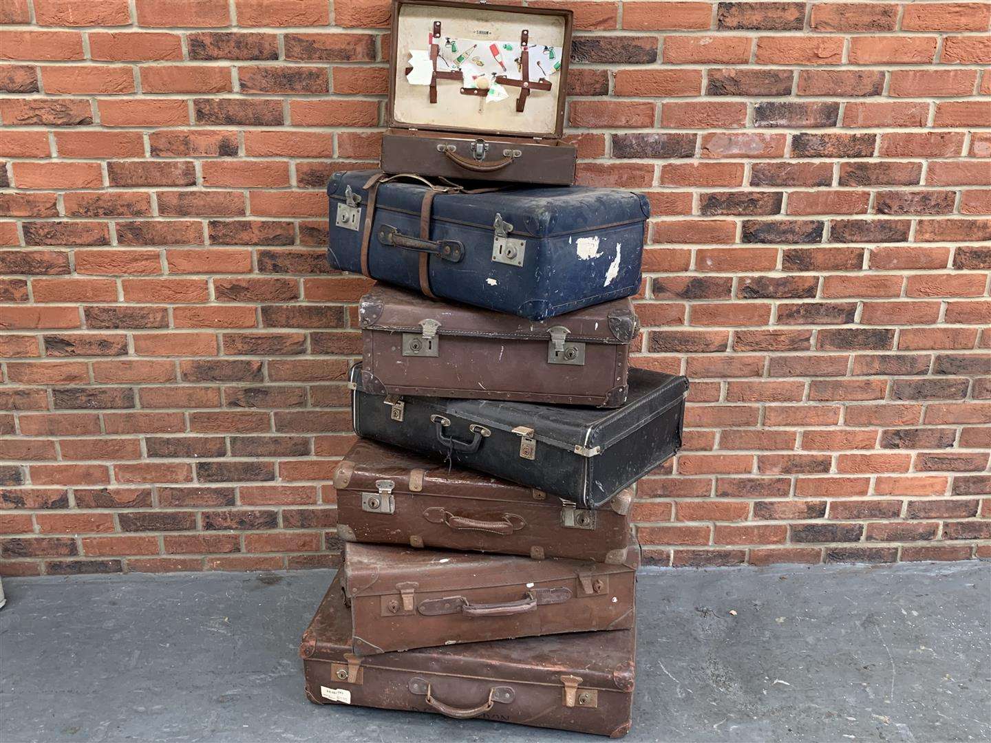 Ex Goodwood 7 assorted suitcases