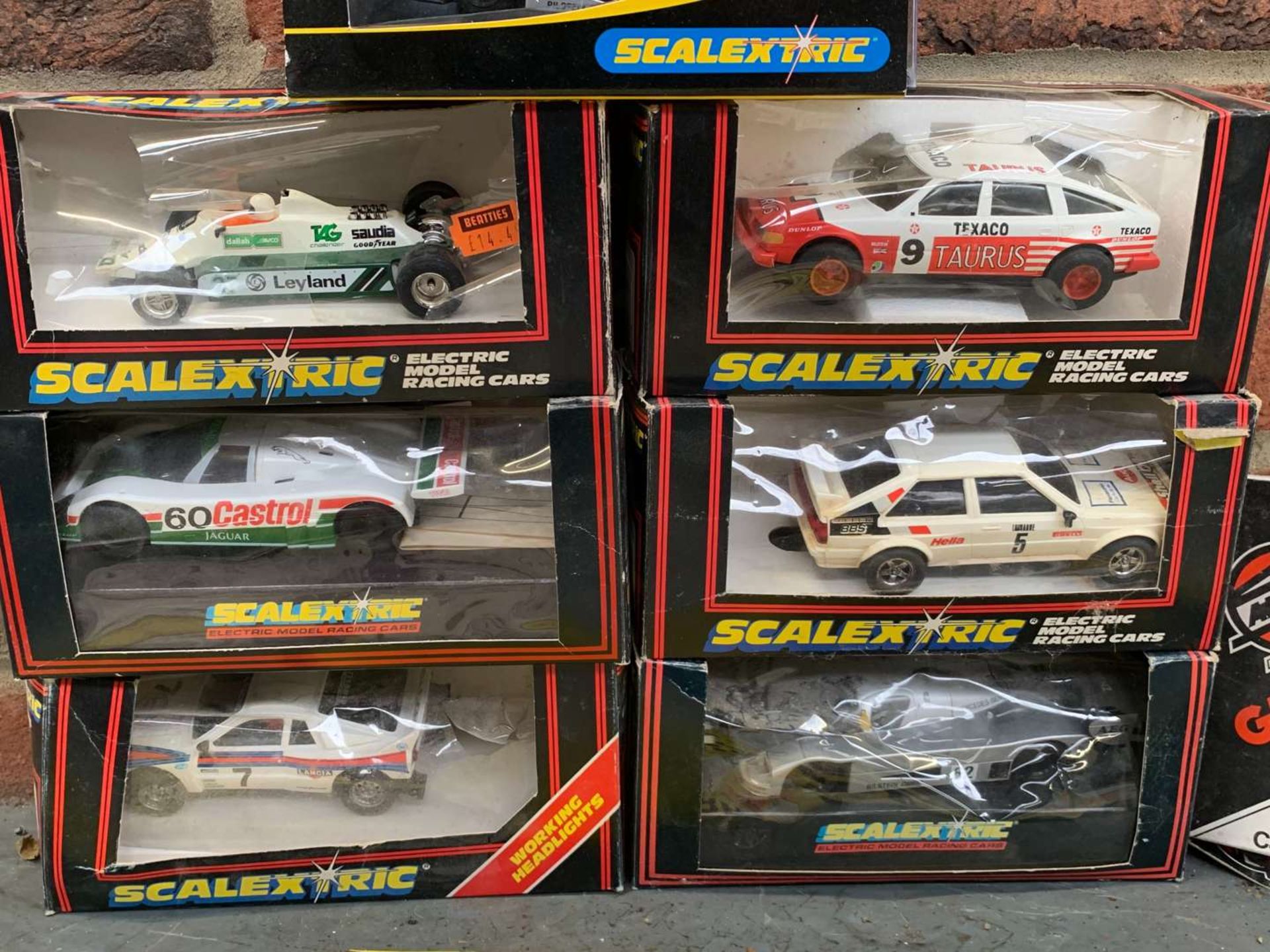 7 Scalextric Model Cars &amp; Airfix Kits - Image 5 of 6