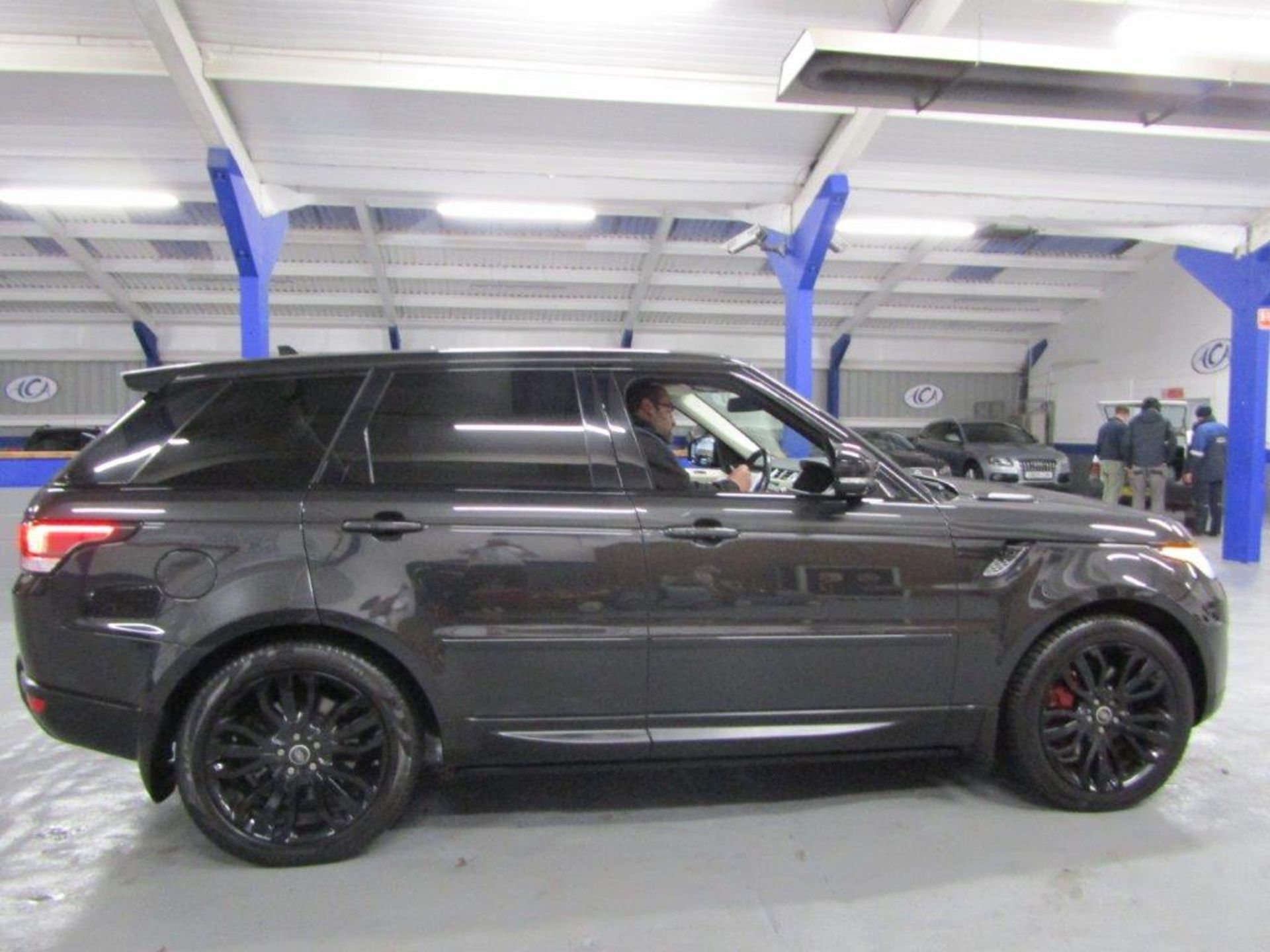 15 15 Range Rover Sport HSE Dyn SDV6 - Image 24 of 38