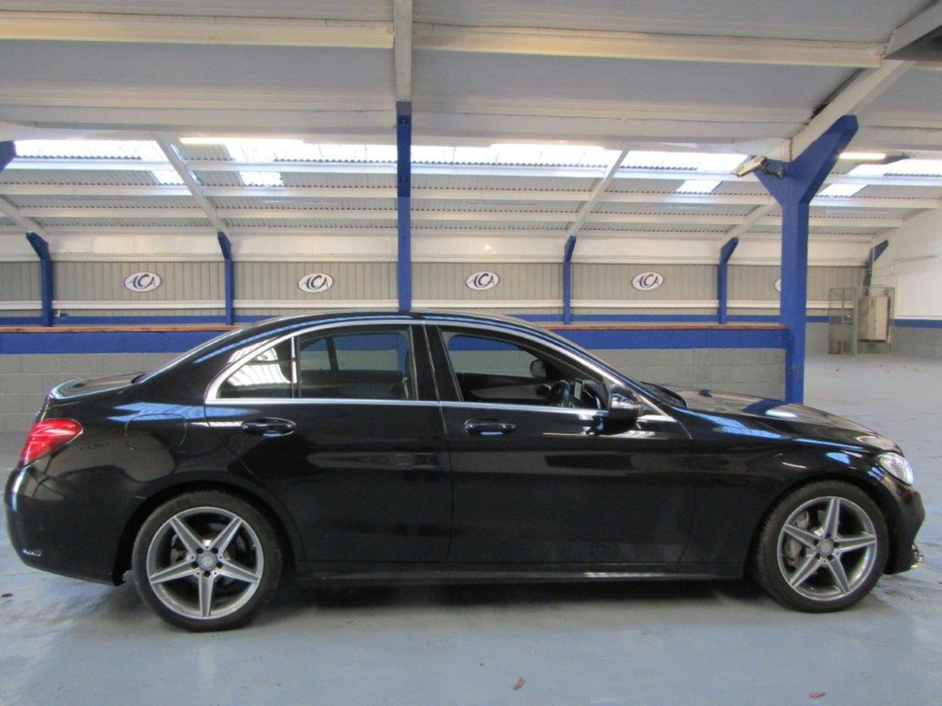 15 15 Mercedes C200 AMG Line Bluetec - Image 18 of 36